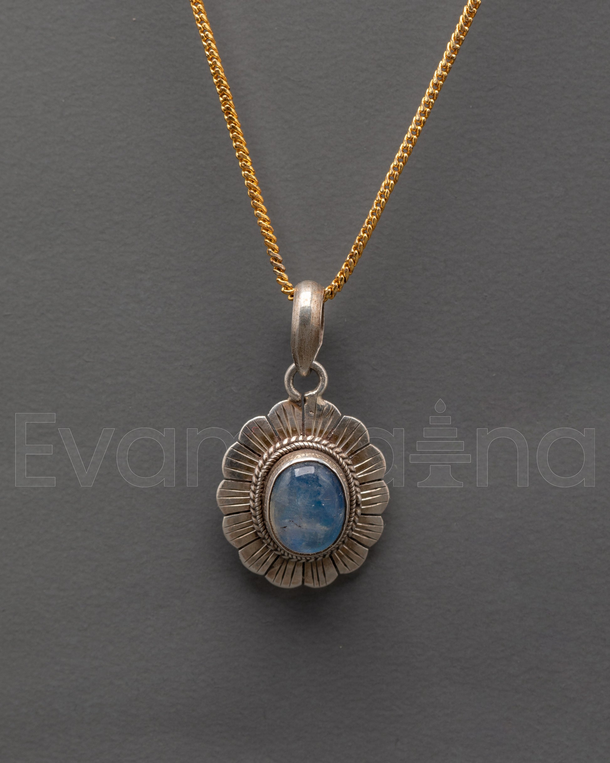 Pendant 