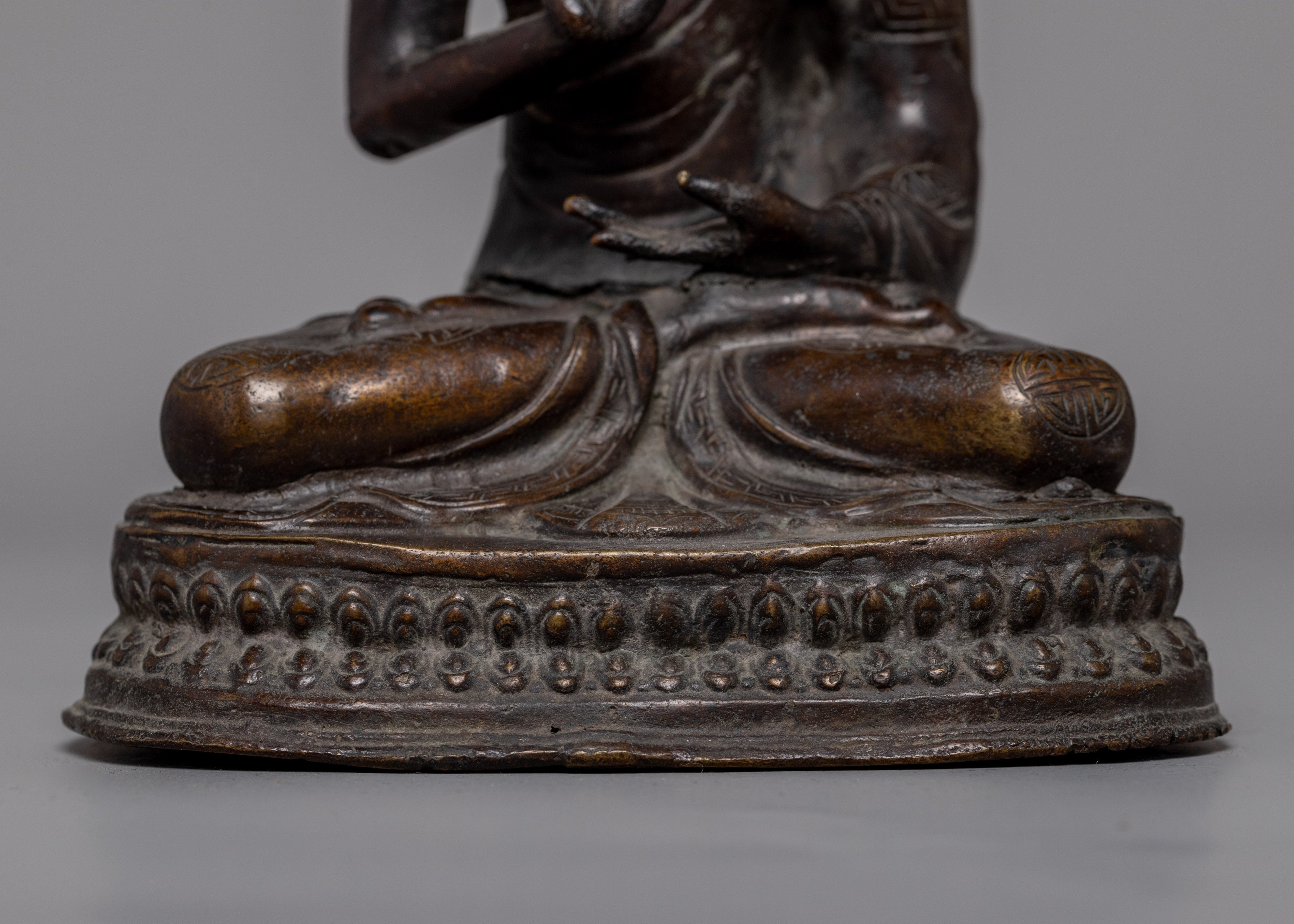 Crowned Shakyamuni Buddha Statue | Symbolizing the Supreme Enlightenment