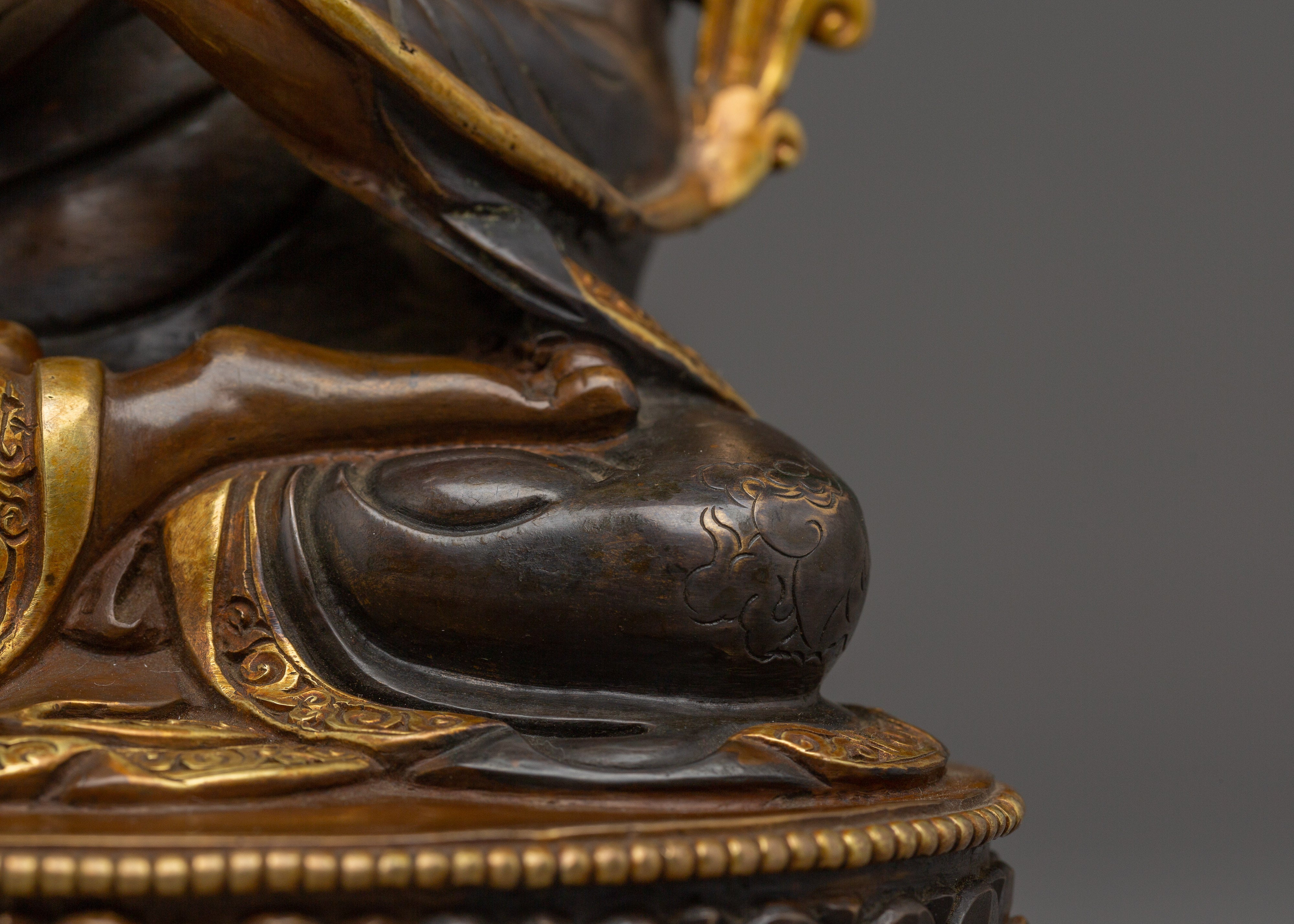 Tibetan Buddhist Master Je Tsongkhapa | Spiritual Decorative Statue
