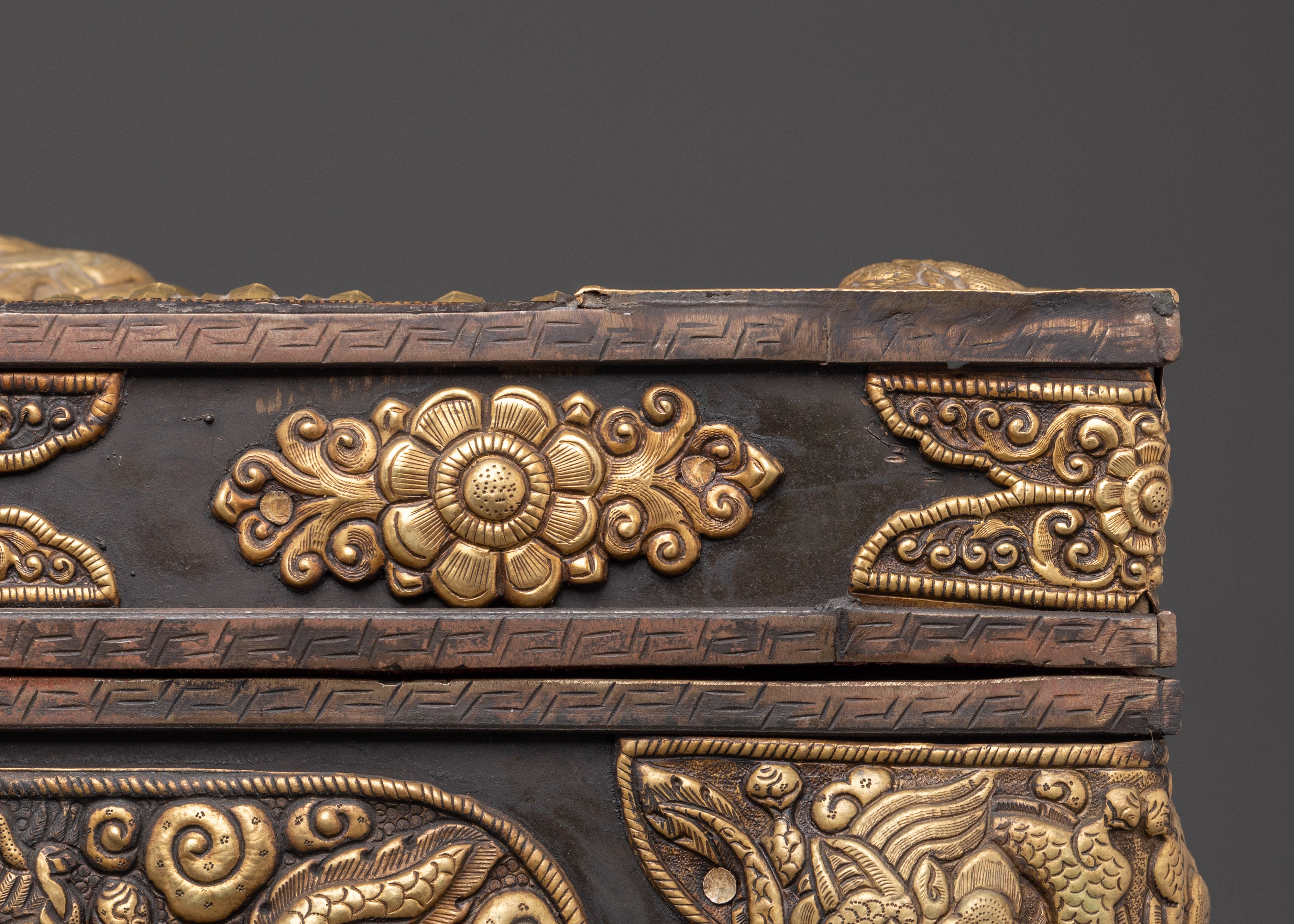 Buddhist Meditation Treasure Box | Spiritual Altar Storage Chest for Rituals & Offerings