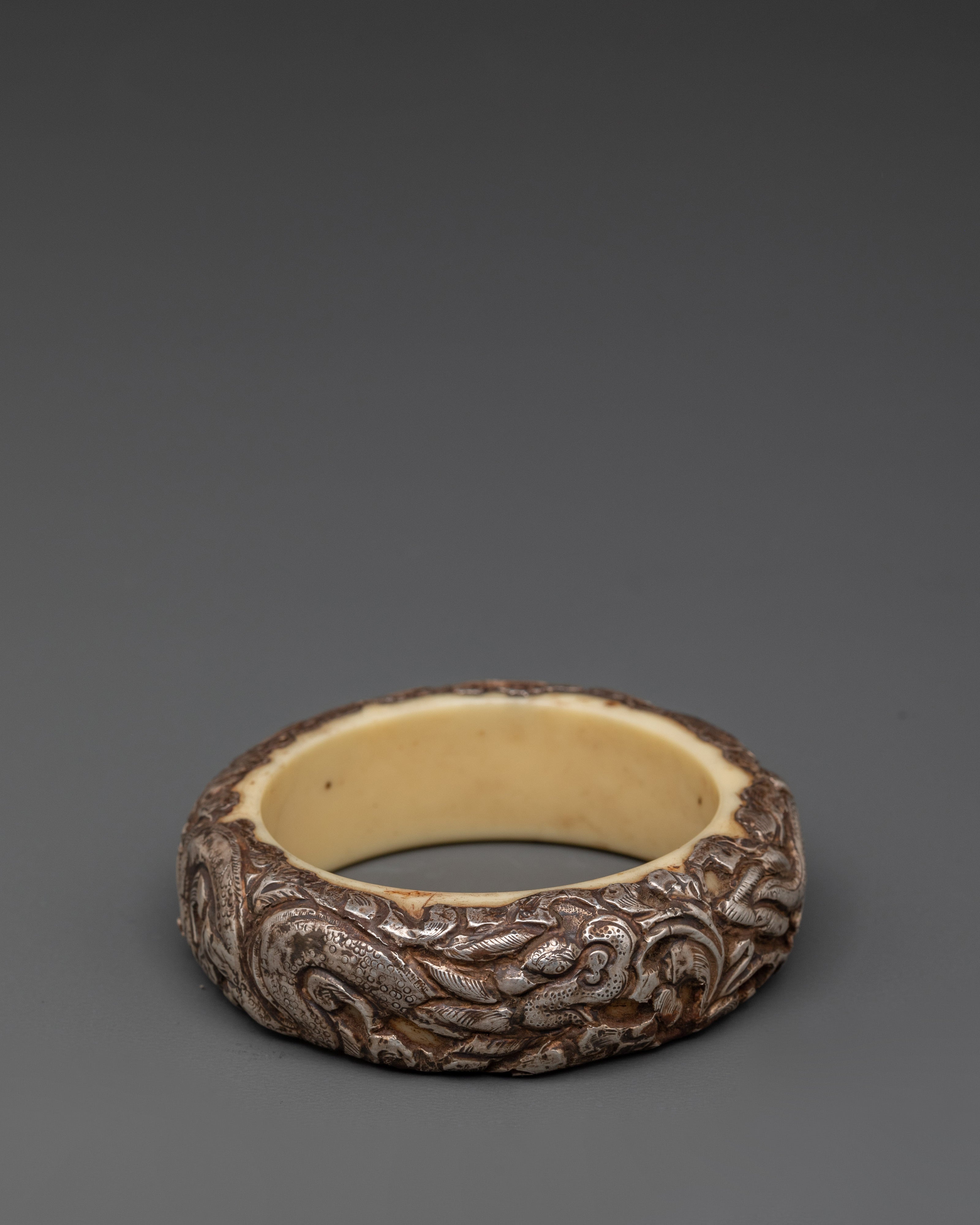 Bangle With Carvings | Lightweight Tibetan Design