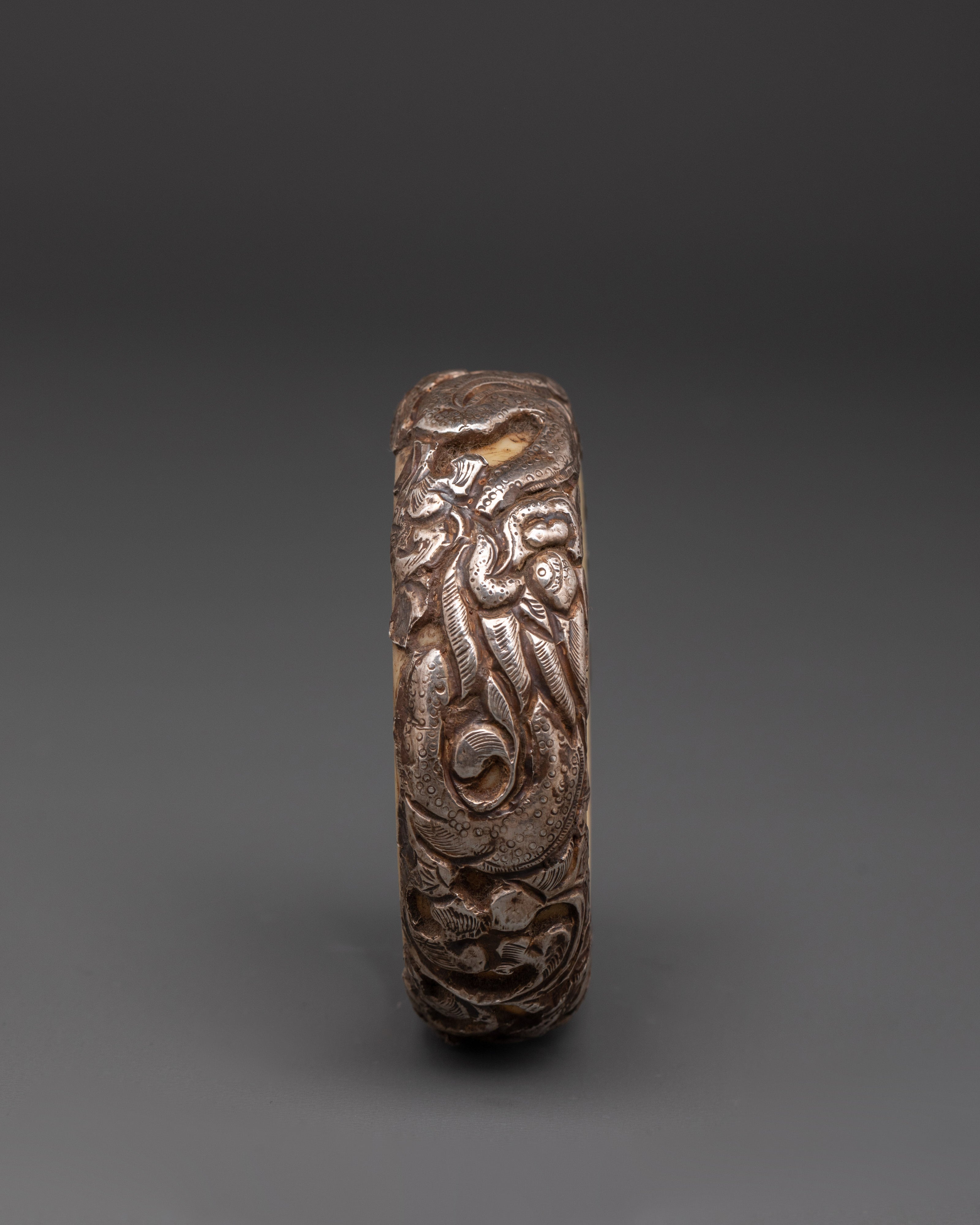 Bangle With Carvings | Lightweight Tibetan Design
