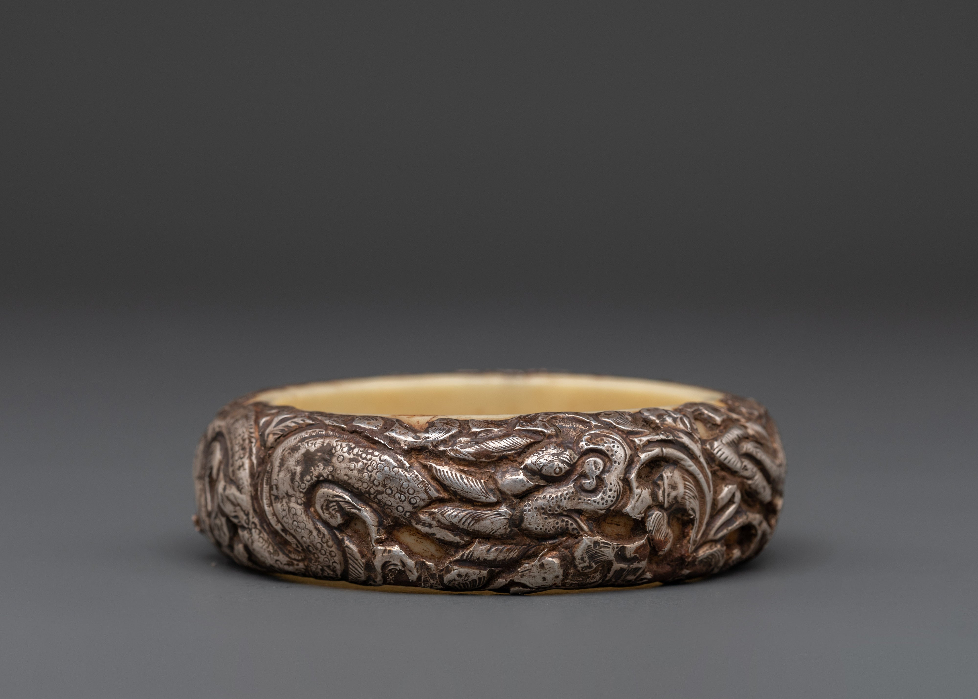 Bangle With Carvings | Lightweight Tibetan Design