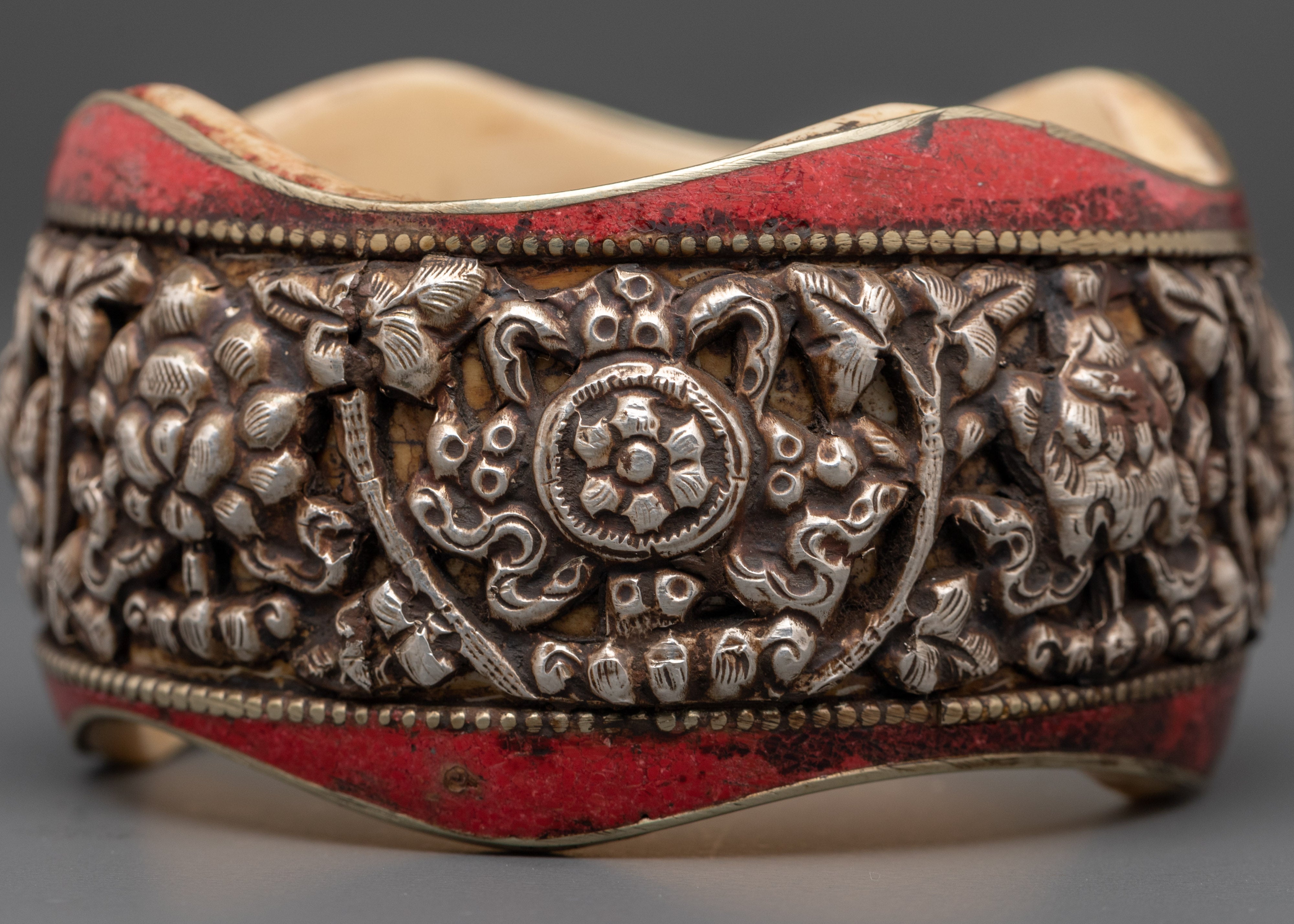 Eight Auspicious Symbol Carved Bangle | Buddhist Hand Jewelry