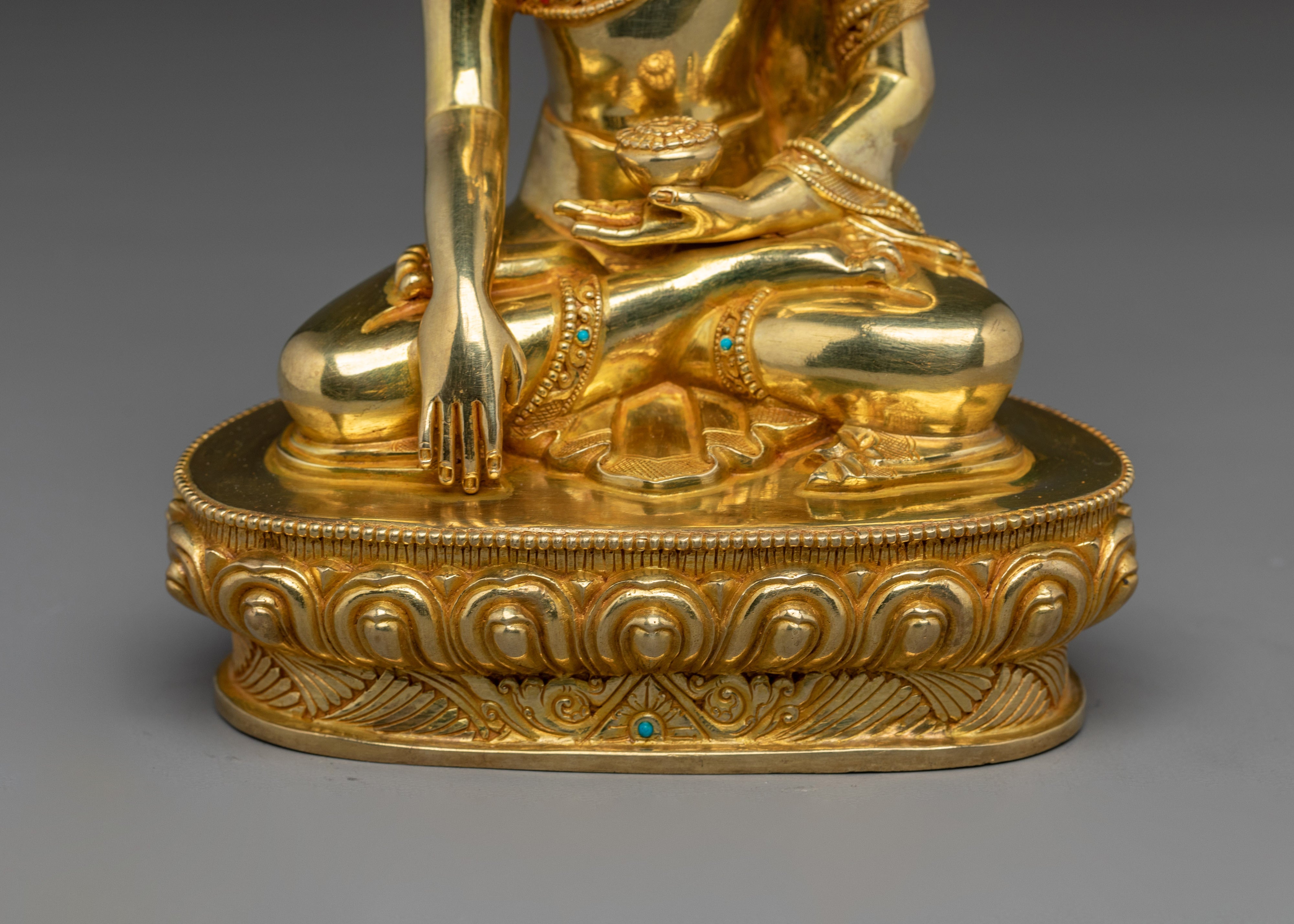Tathagata Shakyamuni Buddha Sculpture | Gold-Plated Copper Buddha Statue