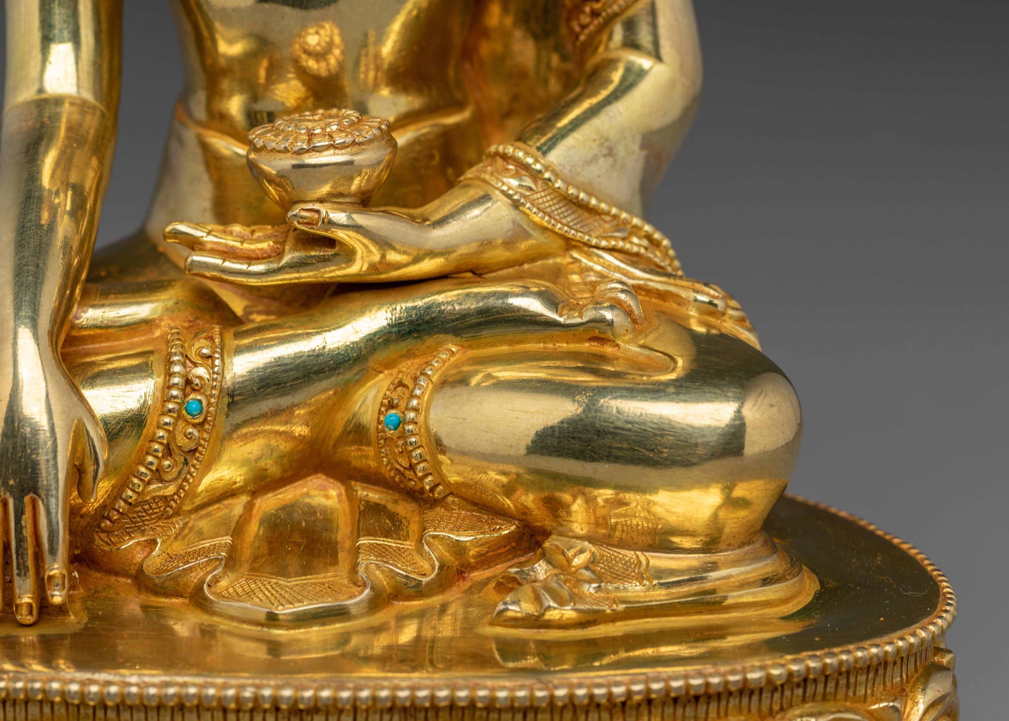 Tathagata Shakyamuni Buddha Sculpture | Gold-Plated Copper Buddha Statue