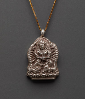 locket-with-tibetan-buddhist-deity