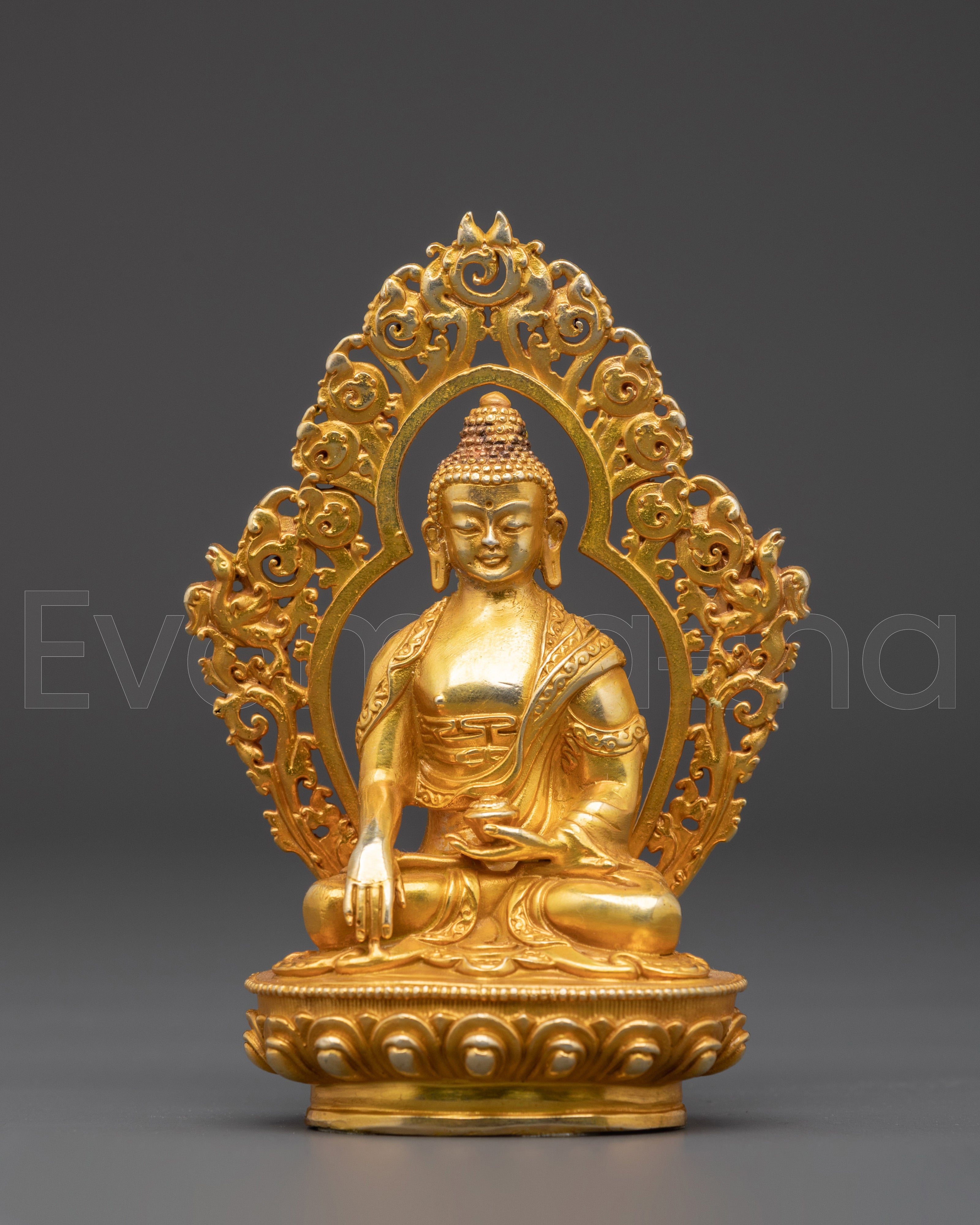  Shakyamuni Buddha 