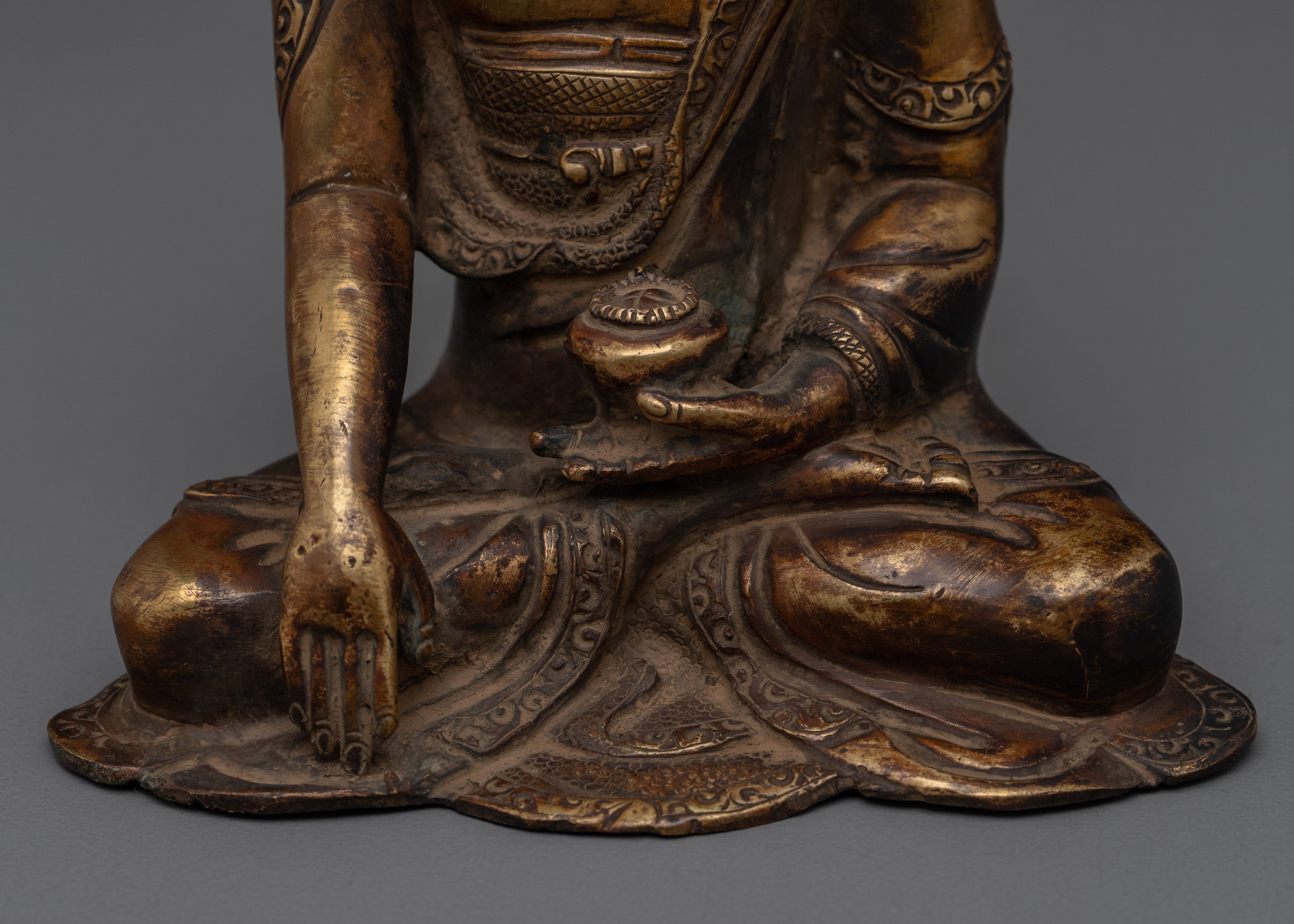 Sacred Dharma Symbol Shakyamuni Buddha Statue | Buddhist Enlightened Teacher