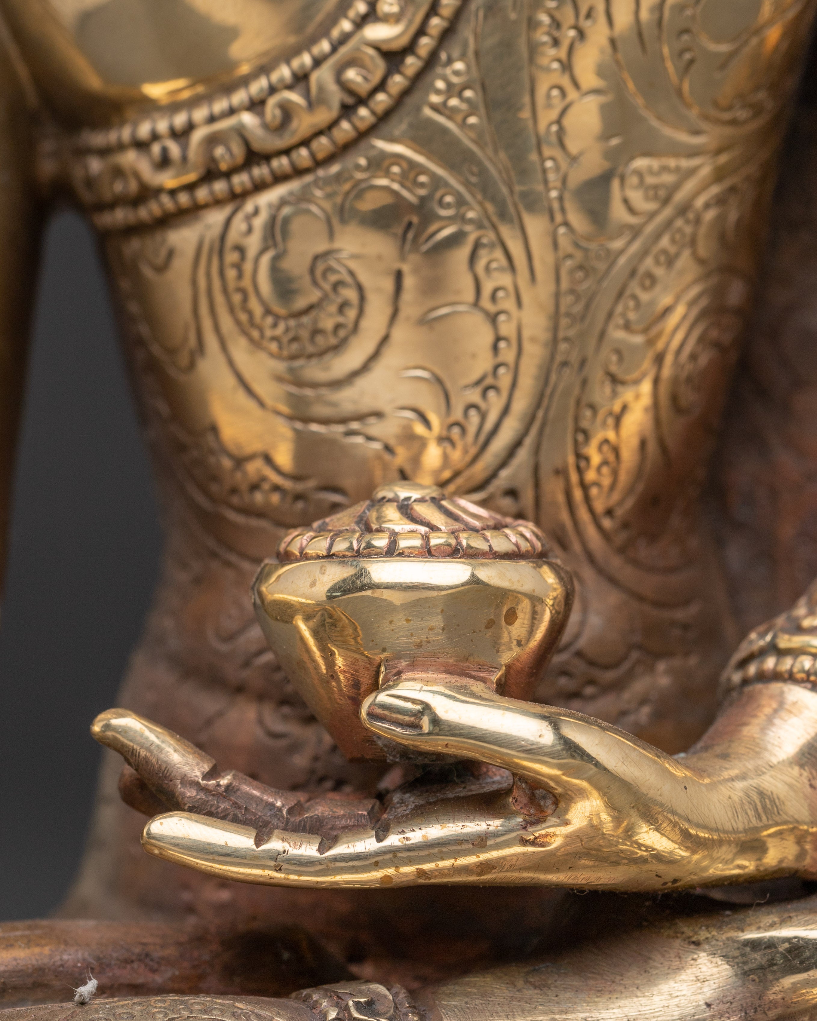 Peaceful Shakyamuni Buddha Statue | Symbol of Enlightenment and Wisdom
