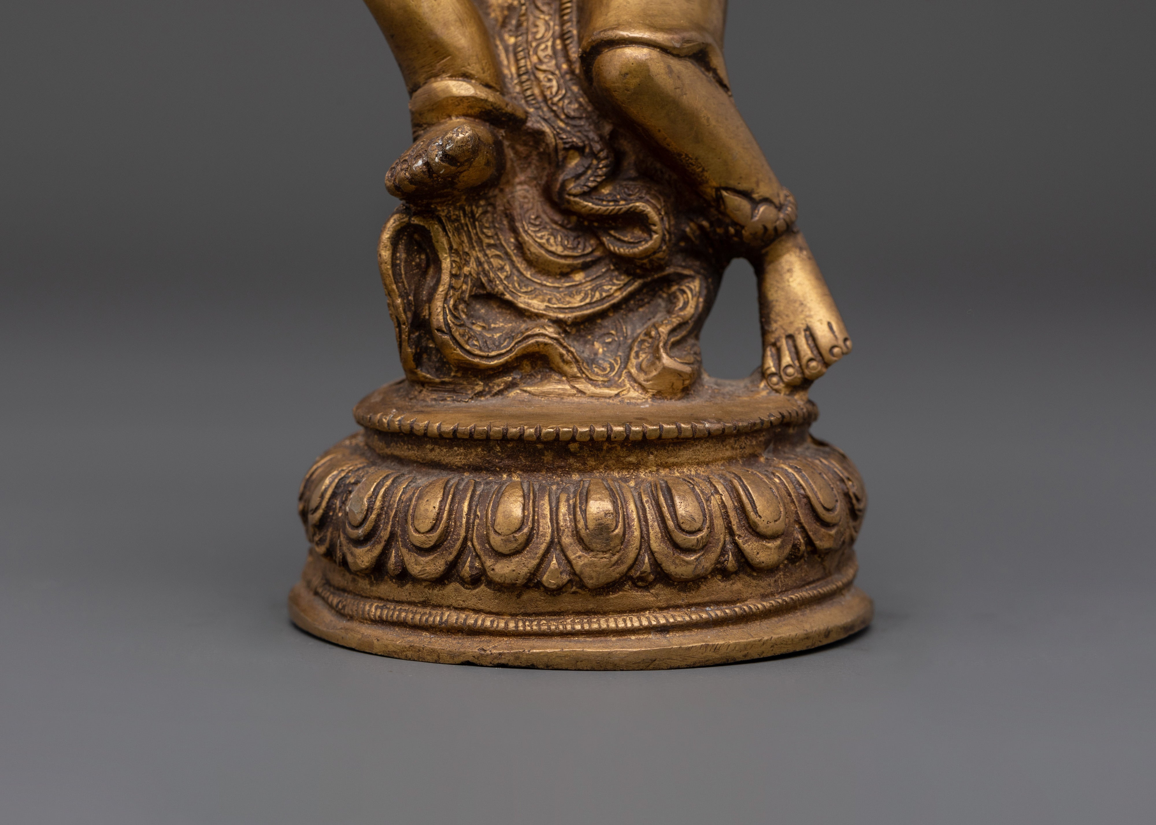 Sacred Mythical Bird Garuda Statue | Divine Protector Sculpture for Spiritual Spaces