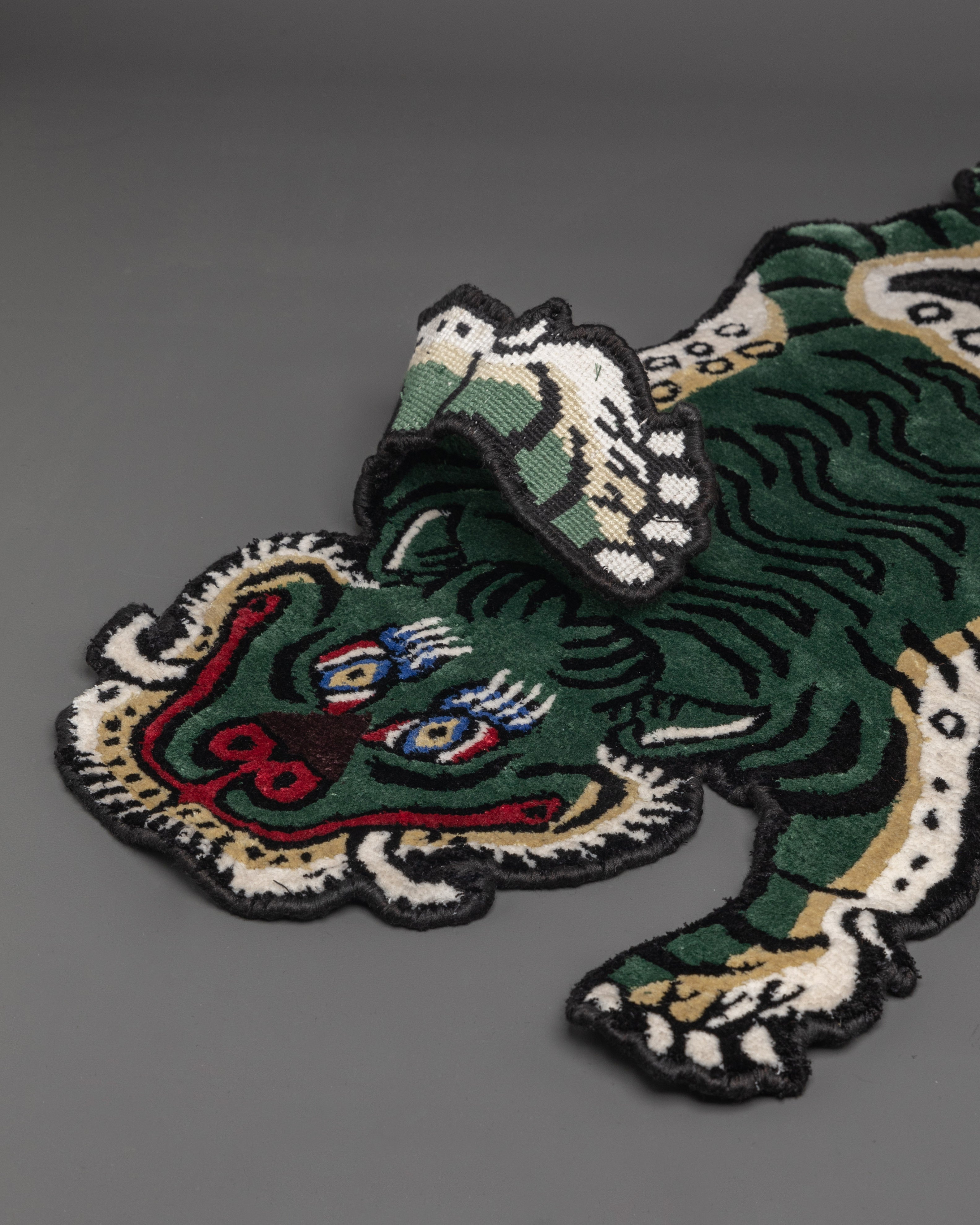 Green, Black Knotted Tiger Rug | Traditional Wool Carpet