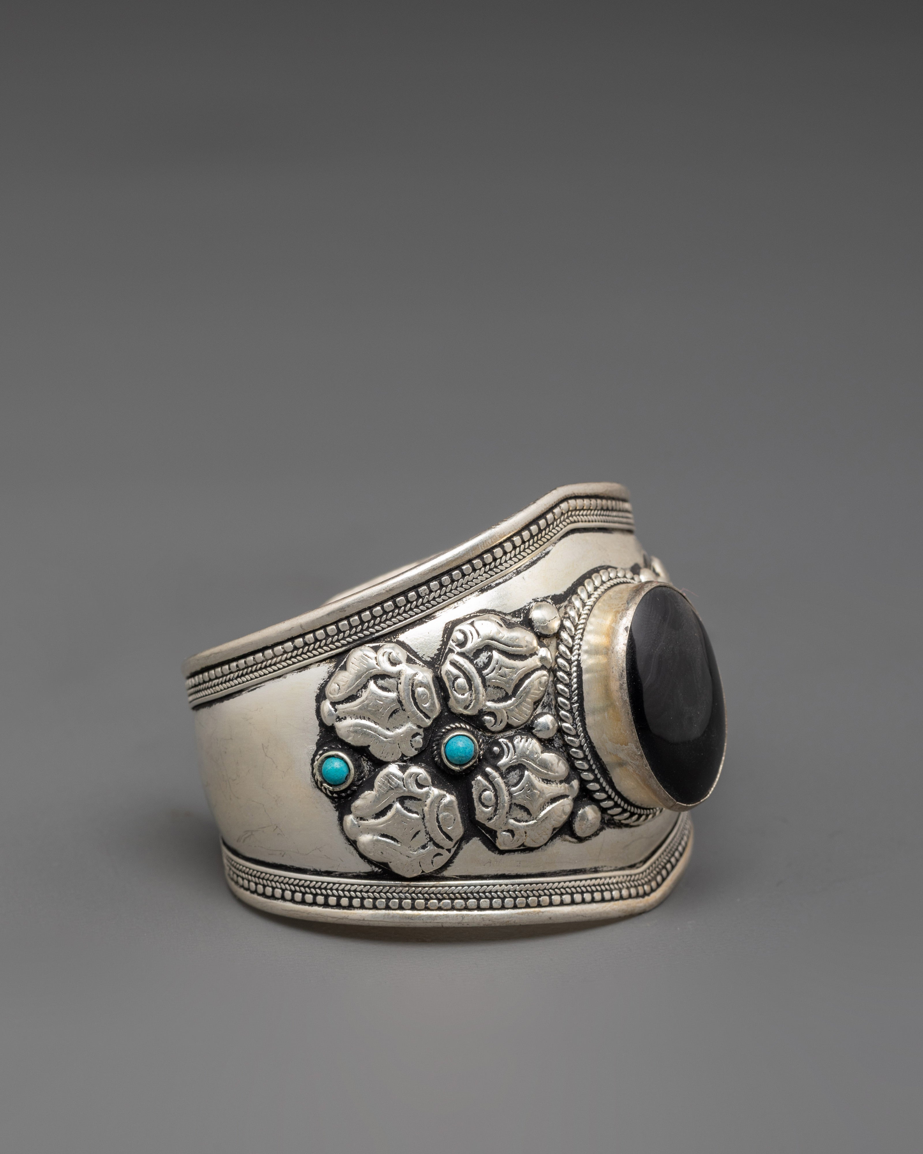Traditional Tibetan Spiritual Bracelet | Symbolic Jewelry for Daily Wear