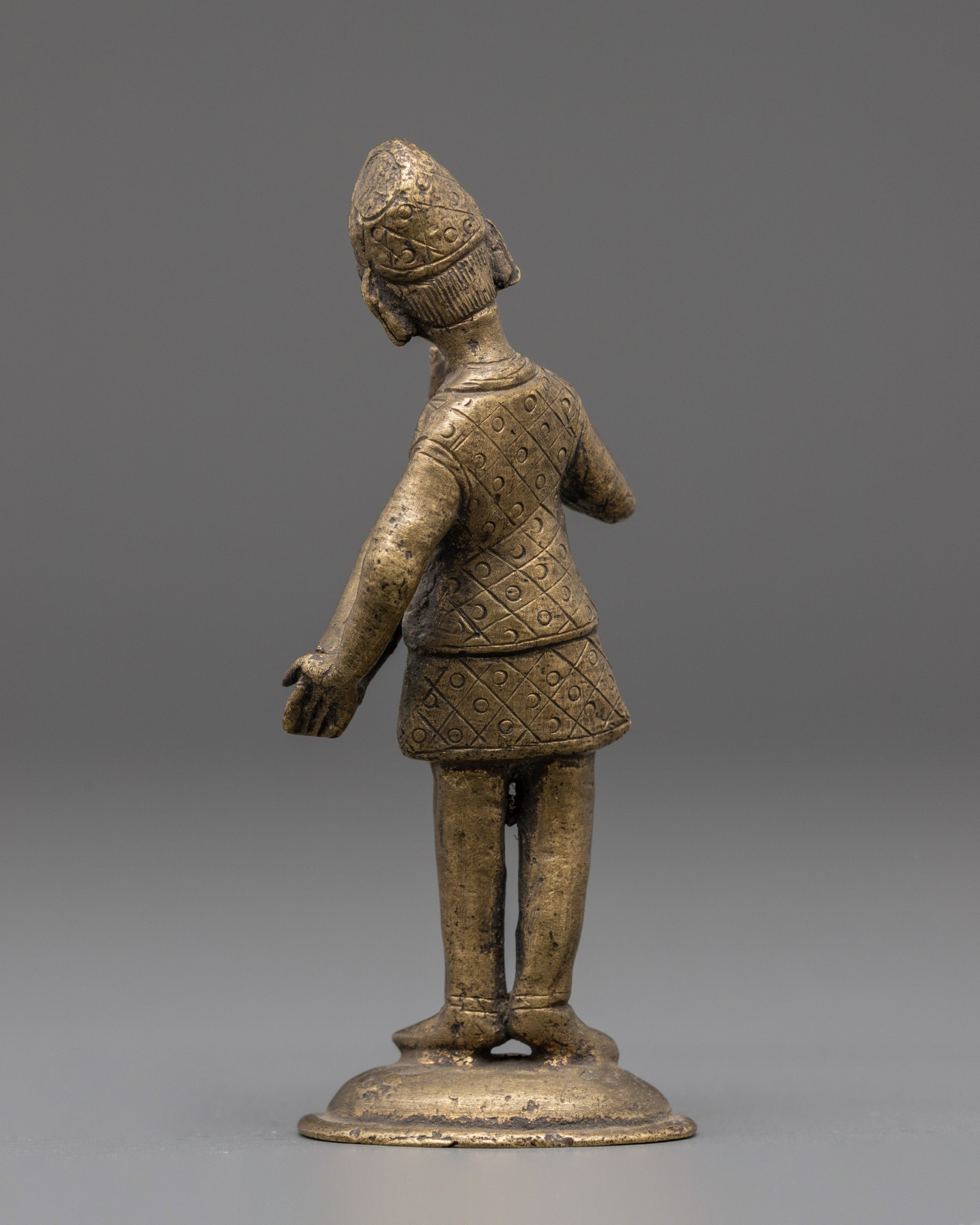 Musical Statue for Decor | Elegant Brass Figurine of Musician
