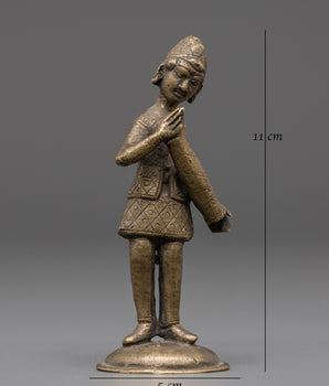 Musical Statue for Decor | Elegant Brass Figurine of Musician