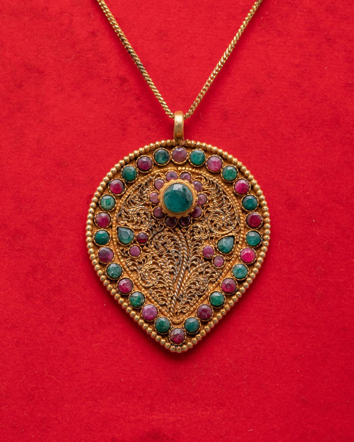 Panna Stone Locket with Ruby Accents | Semi-Precious Jewelry for Accessories