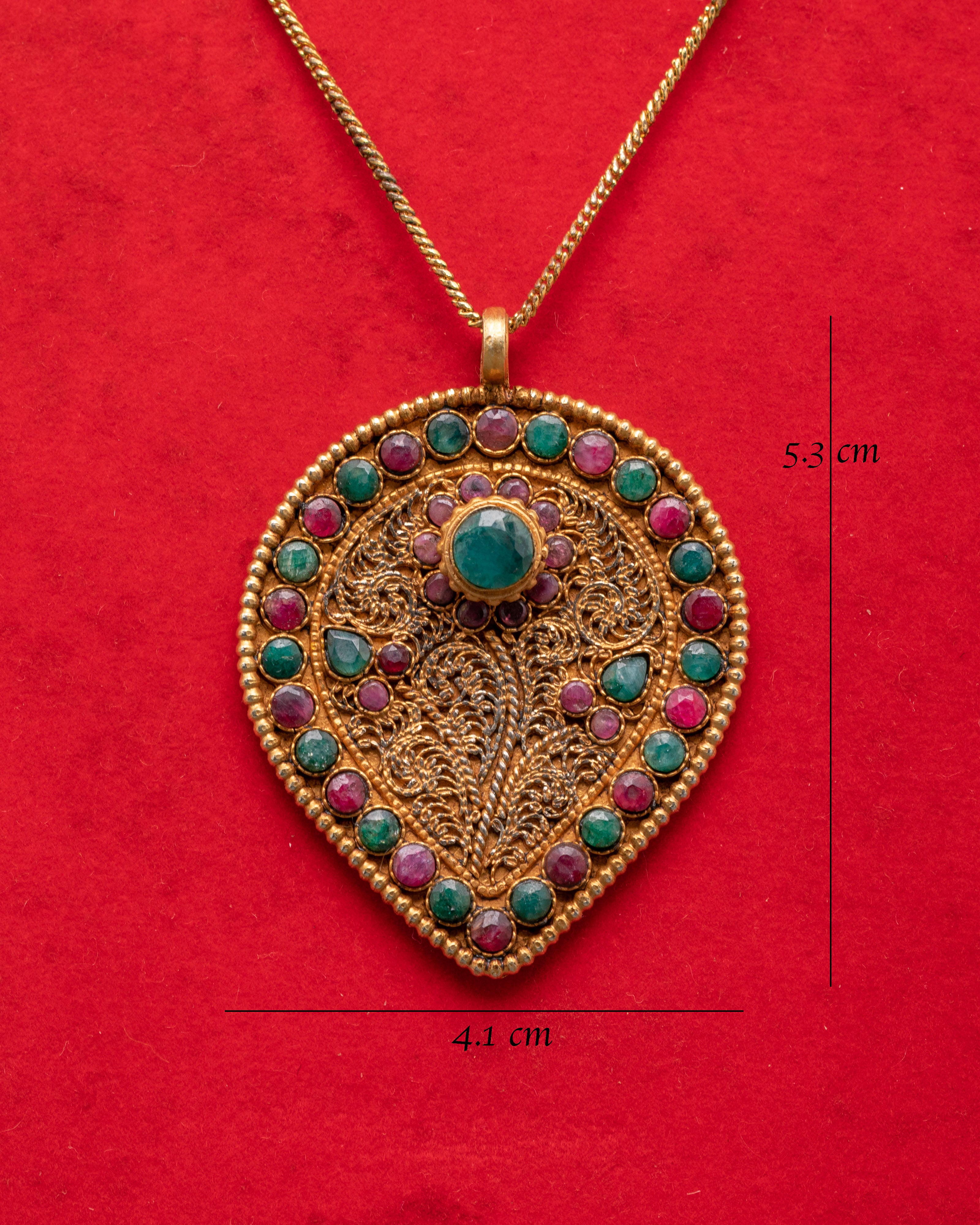 Panna Stone Locket with Ruby Accents | Semi-Precious Jewelry for Accessories