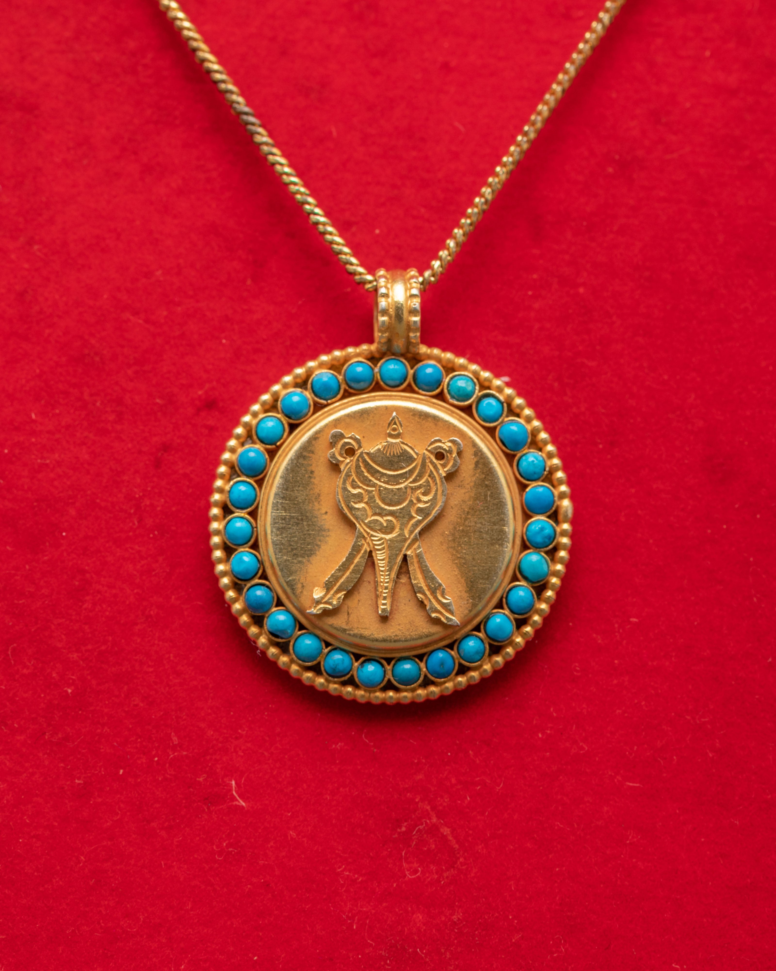 Silver Conch Locket | Buddhist Jewelry Pendant