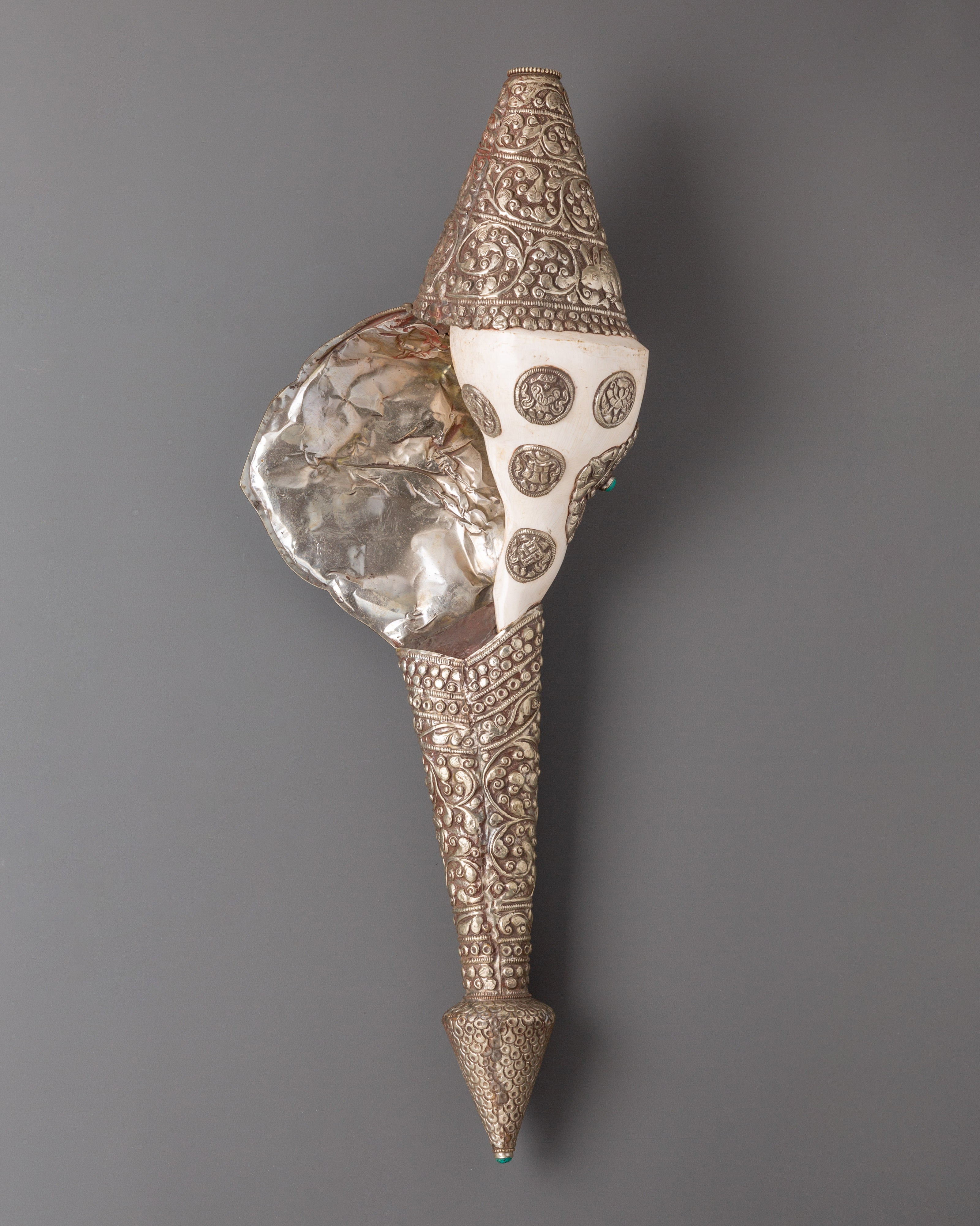 Conch with White Metal | Symbol of Dharma and Spiritual Awakening