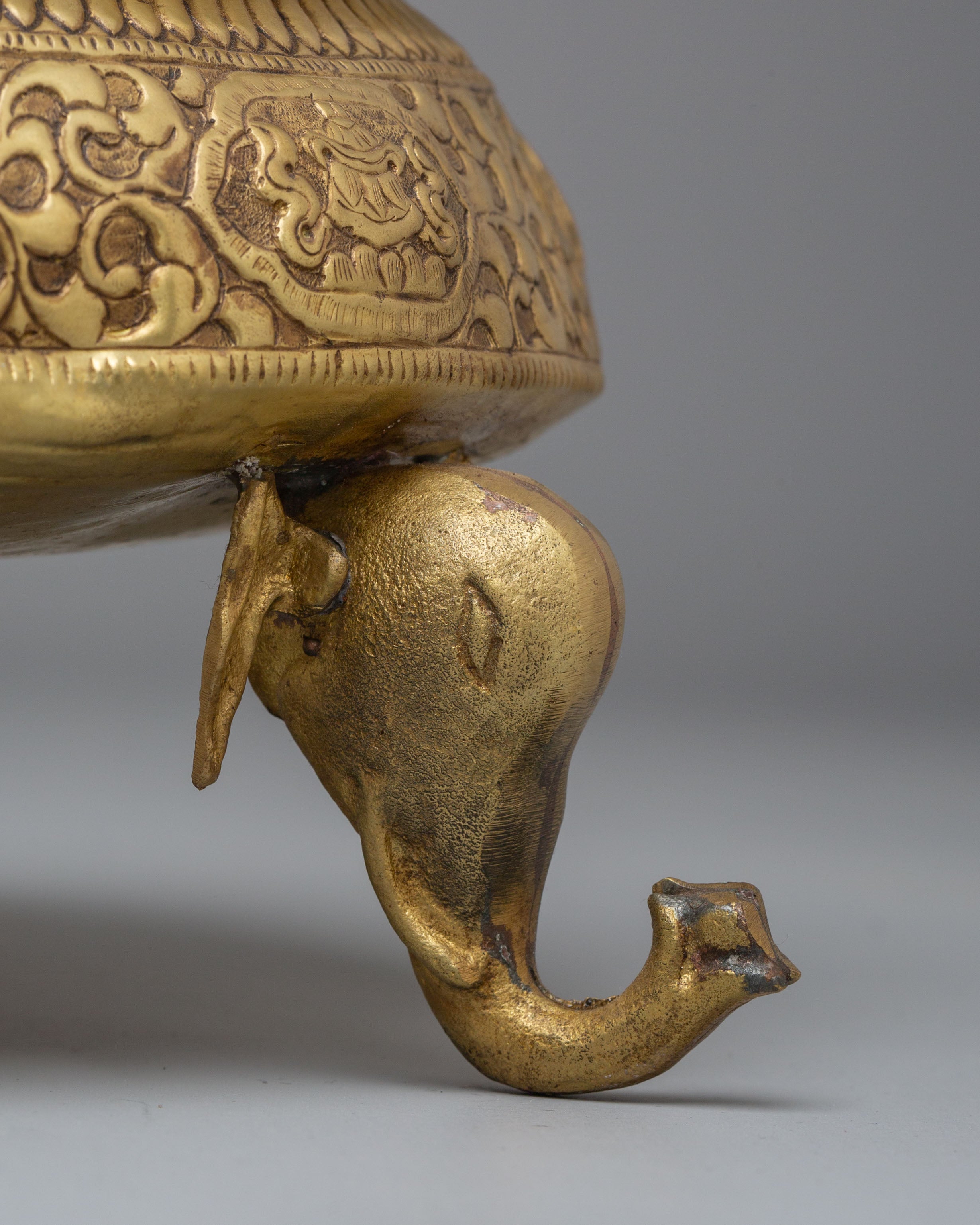 Tibetan Urli Bowl | Sacred Altar Decor for Buddhist Ceremonies