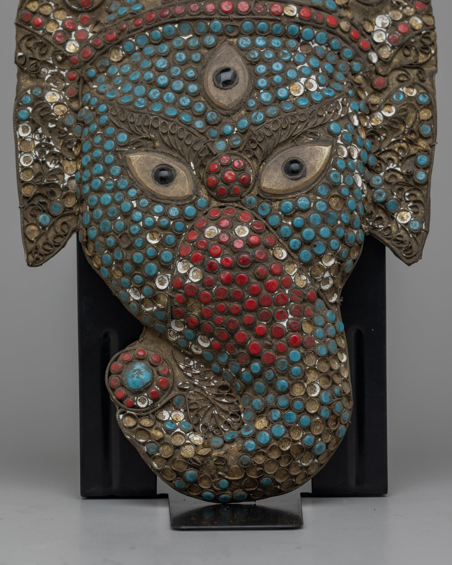 Antique Metal Copper Mask | Transforming Your Décor with Its Artistic Presence