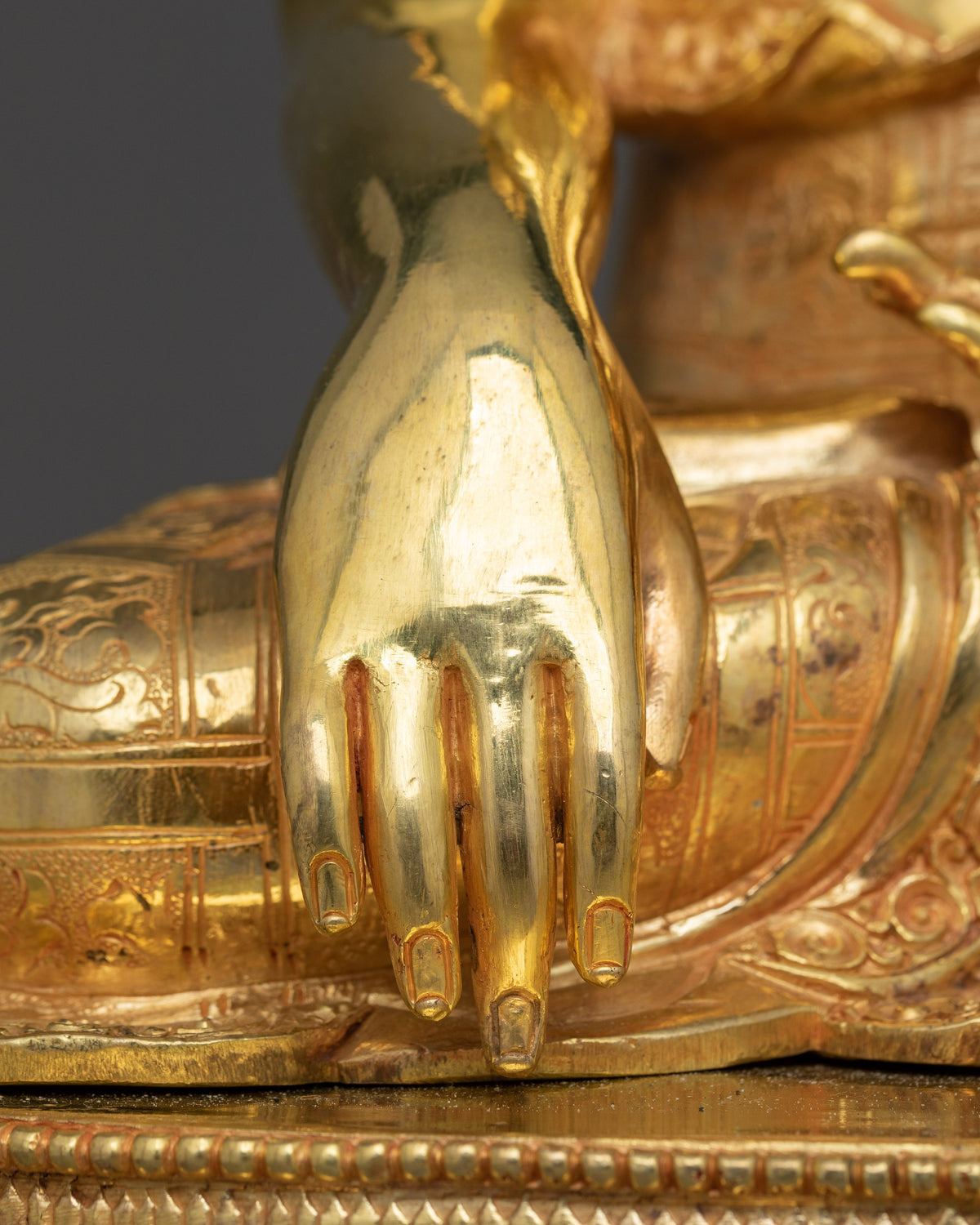 Historical Buddhist Shakyamuni Buddha Statue | 24K Gold Spiritual Tranquility Figurine