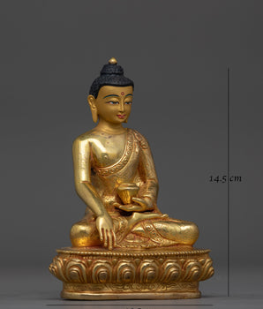 peaceful-figurine-of-shakyamuni-buddha