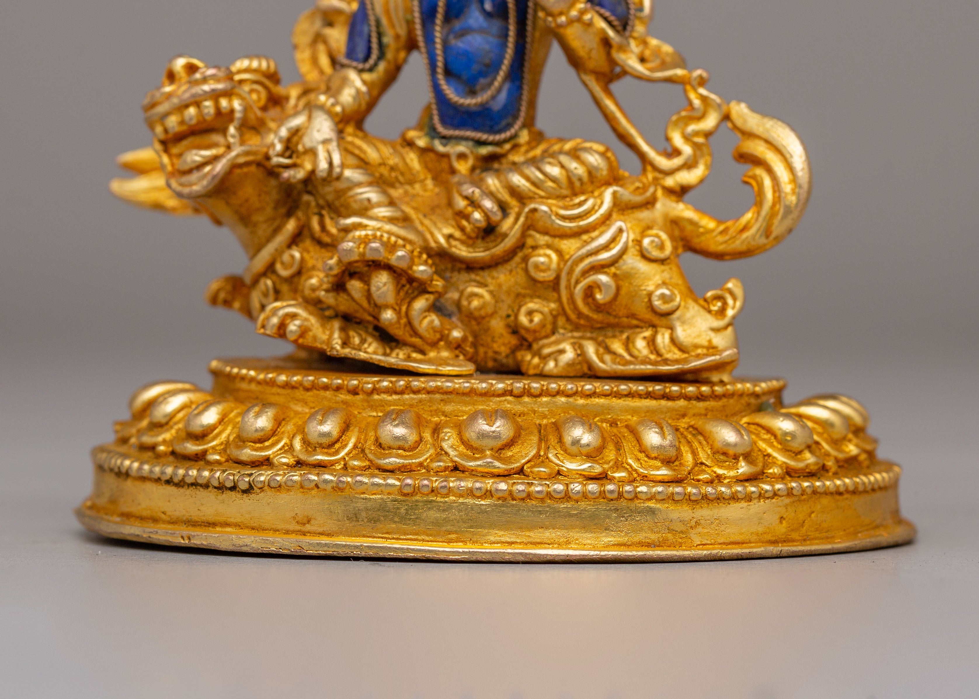 Sacred Simhanada Statue | Lion's Roar Symbol