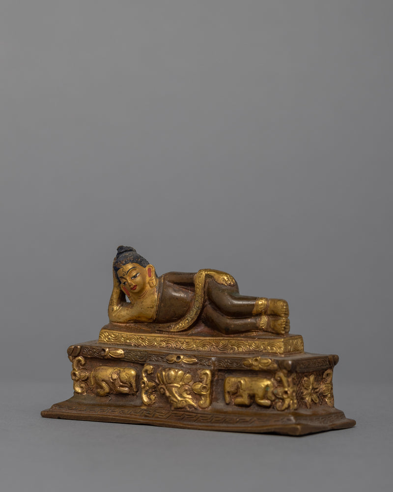 Sleeping Buddha Statue | Serenity and Contentment in Meditation