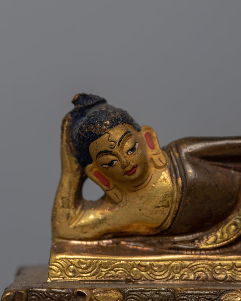 Sleeping Buddha Statue | Serenity and Contentment in Meditation