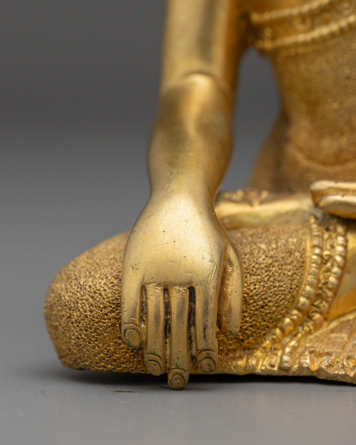 Traditional Gautam Budddha Statue | Sacred Tibetan Buddhist Artwork
