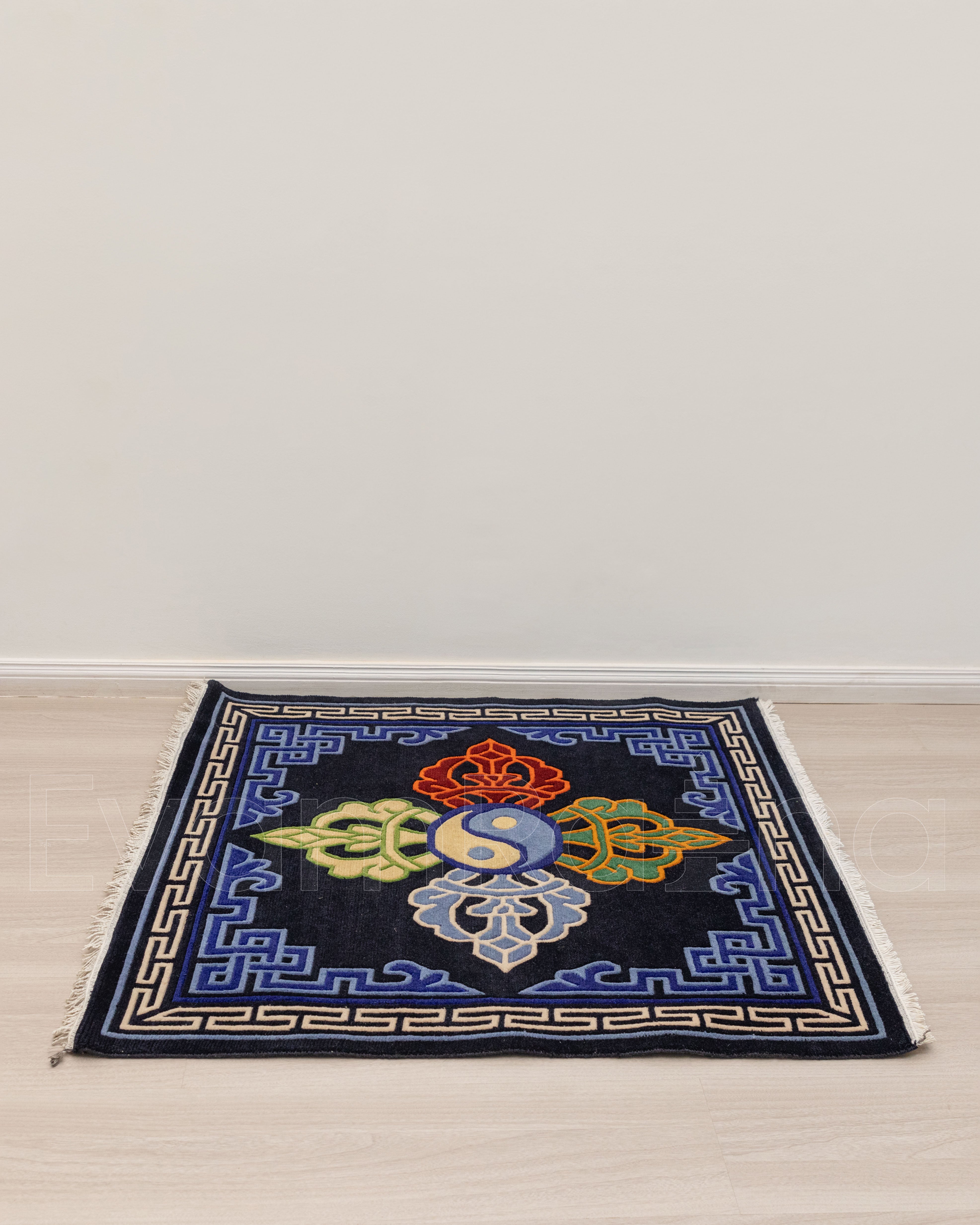 Traditional Decorative Wool Rug