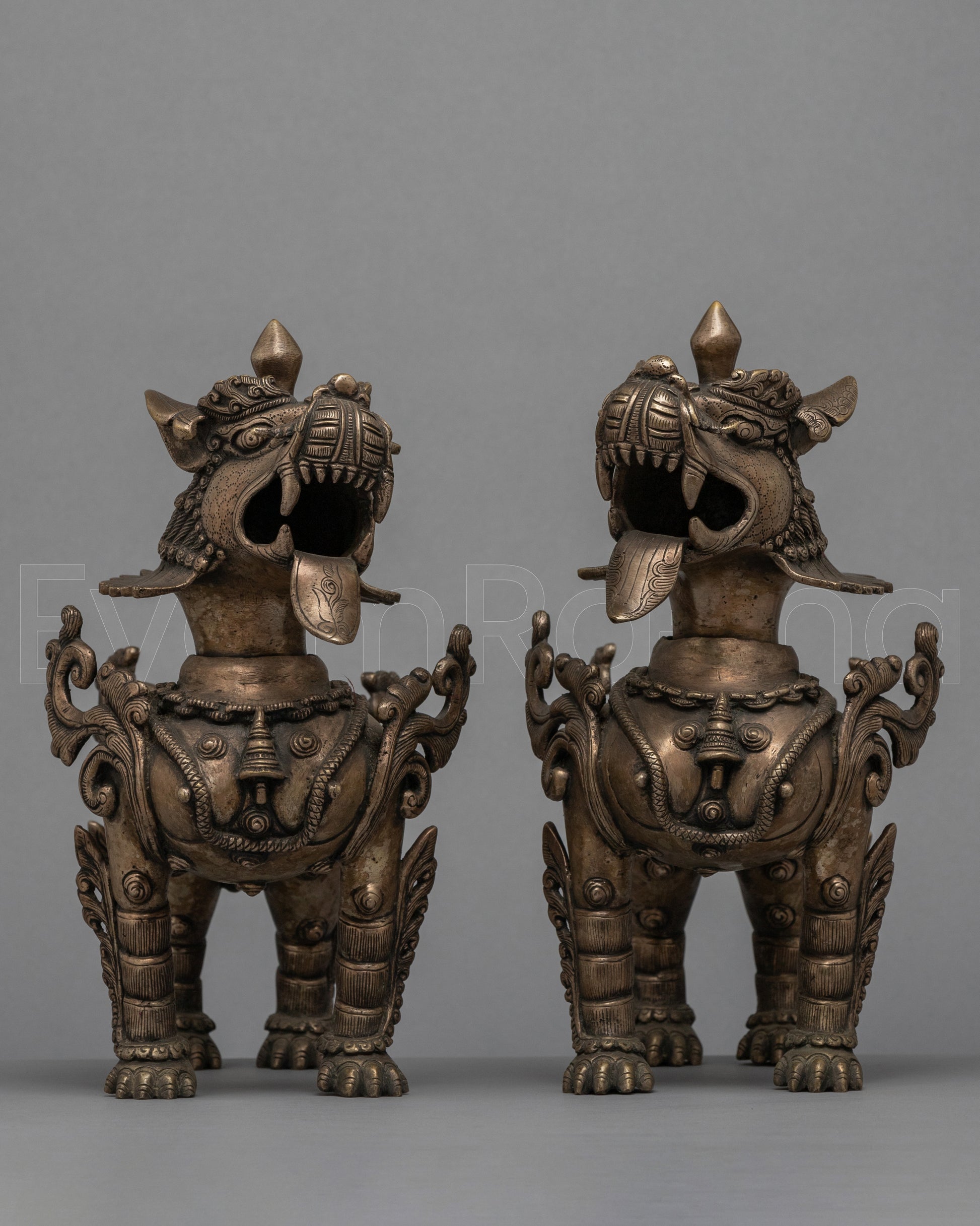 Lions Statue Set