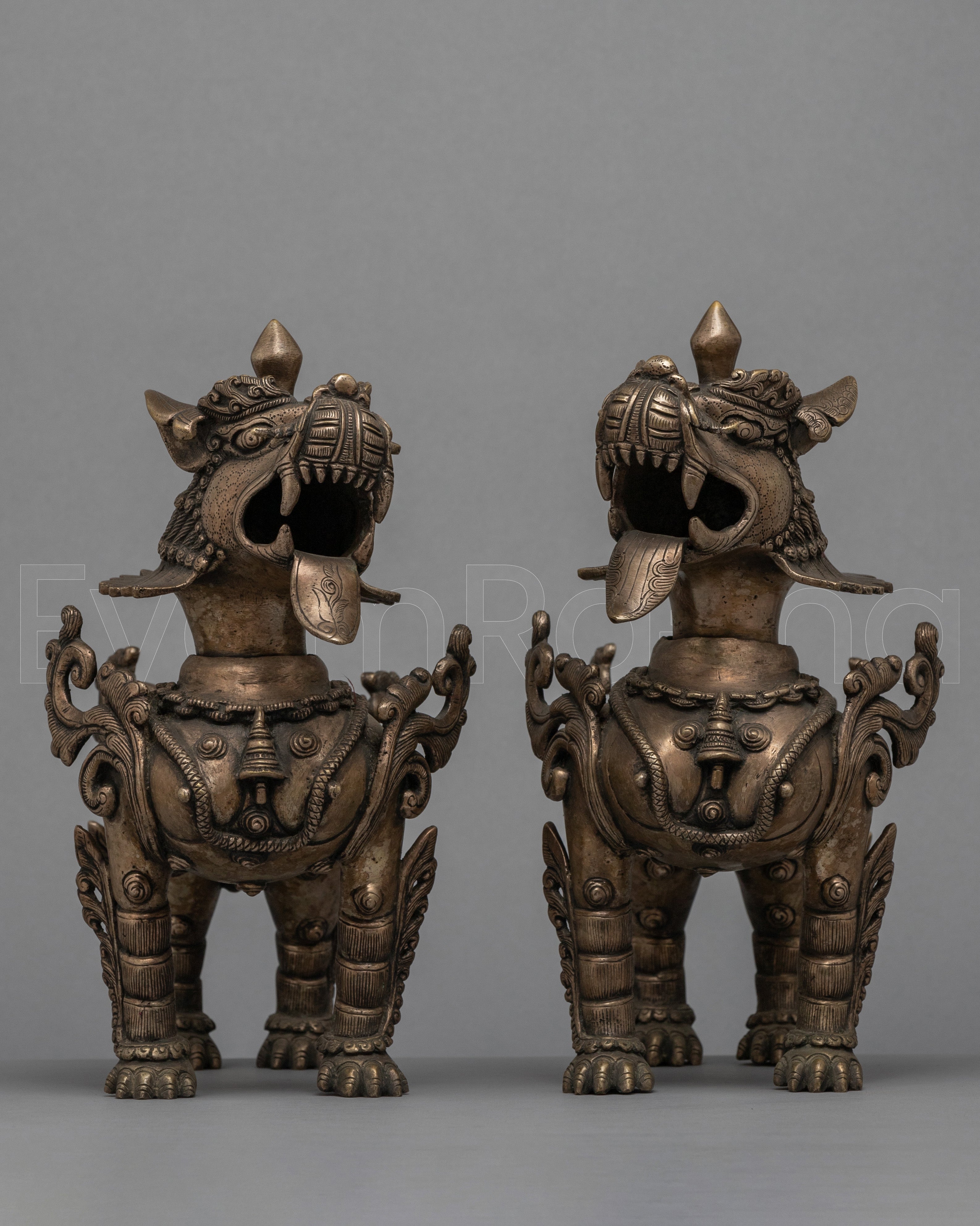 Lions Statue Set