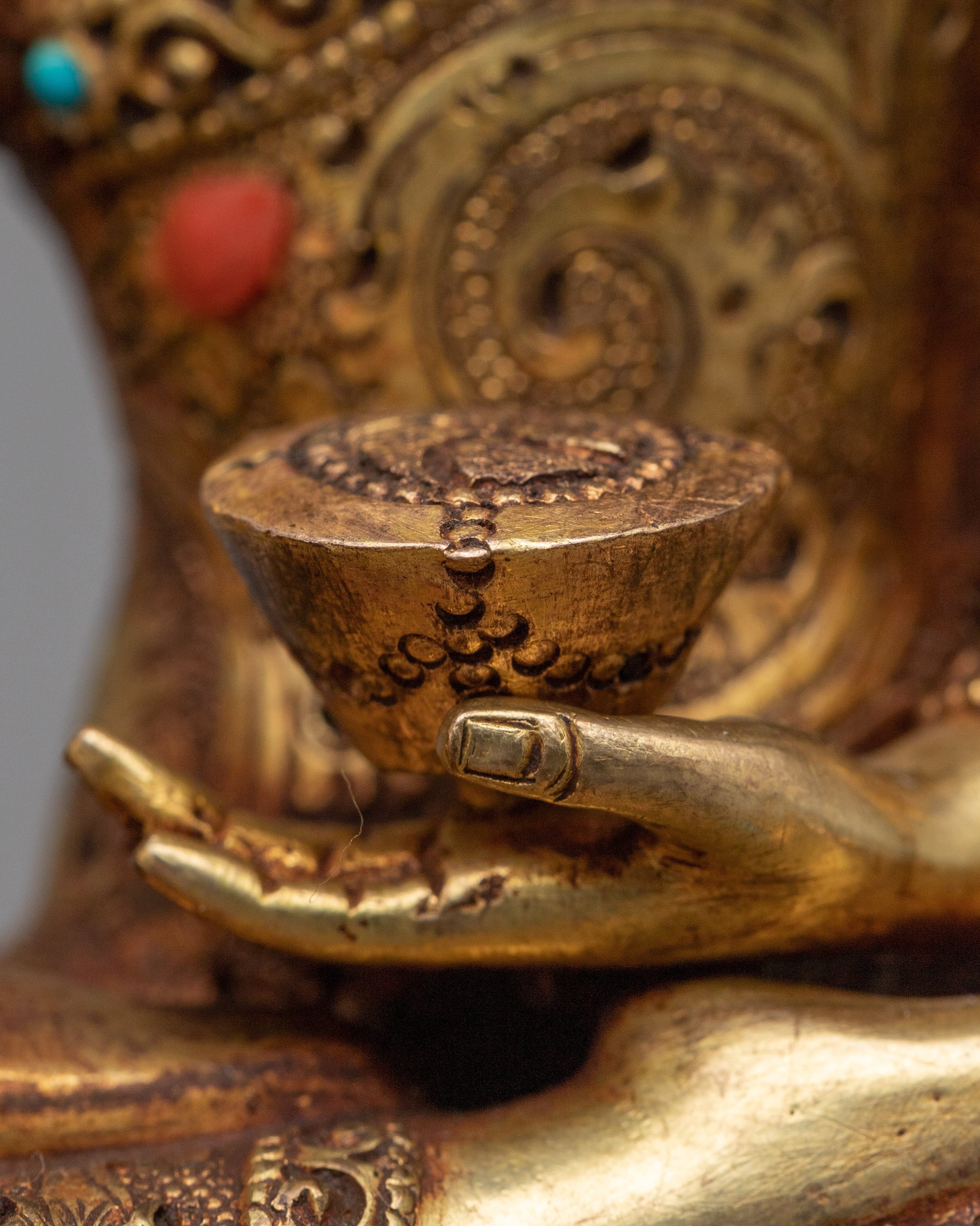 Serene Shakyamuni Buddha Statue | Traditional Himalayan Buddhist Artwork