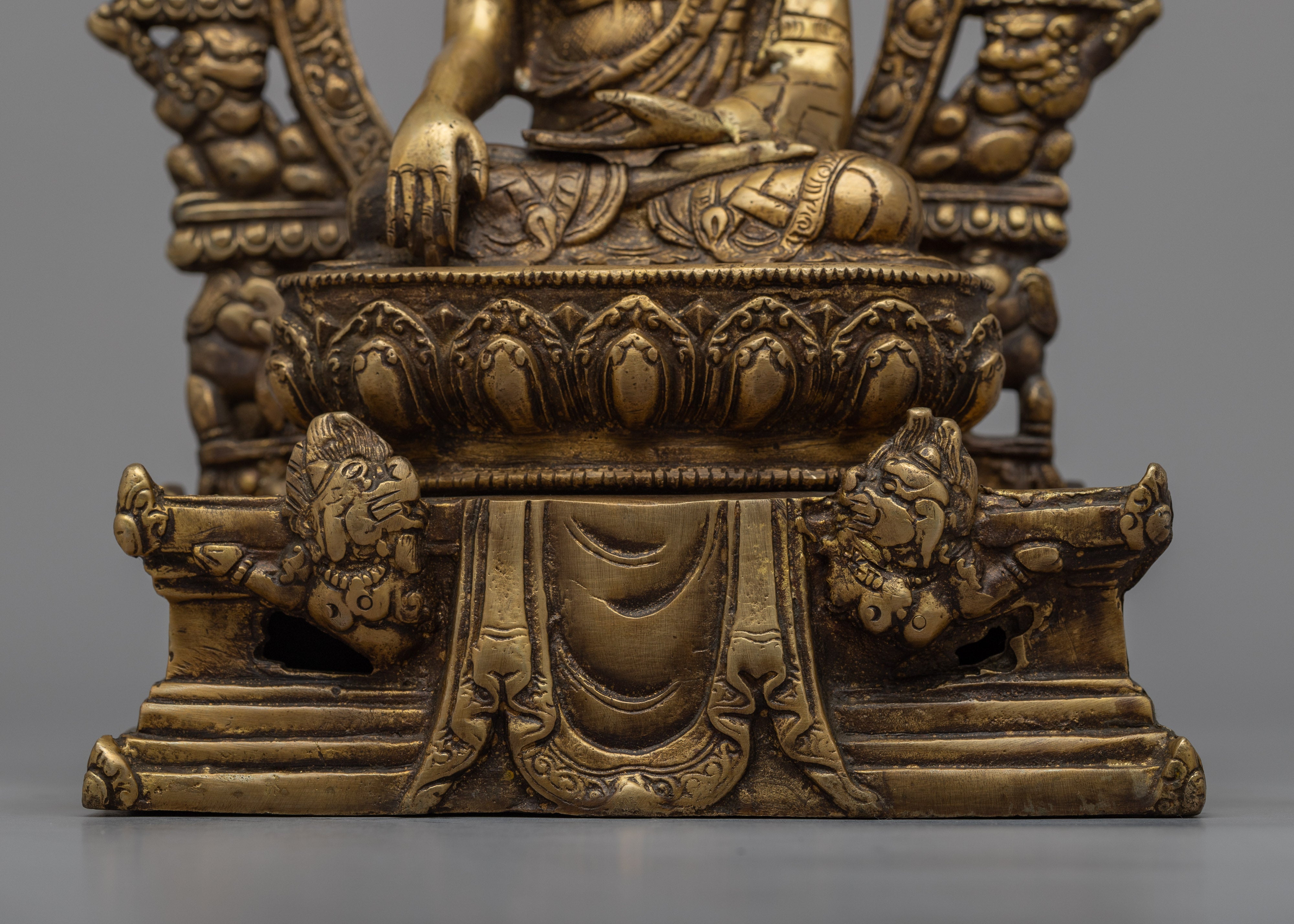 Gautama Buddha Statue "Shakyamuni Buddha" | Immerse Yourself in Spiritual Resonance