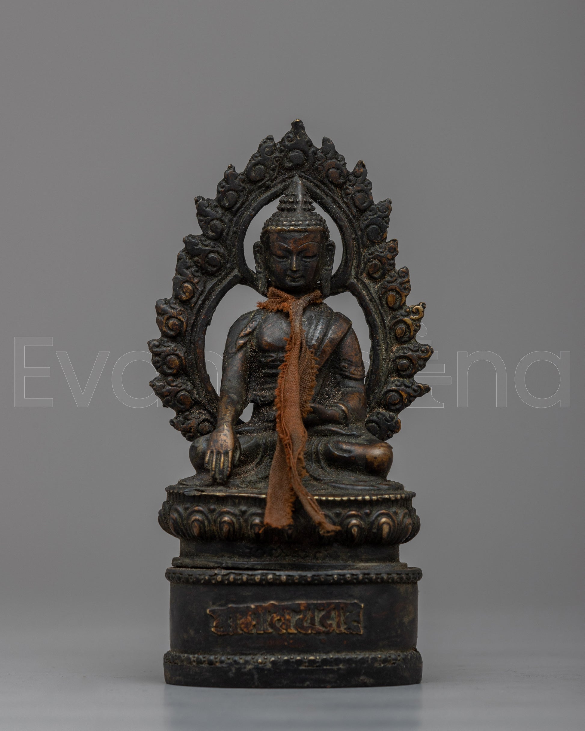 Shakyamuni  Buddha Statue