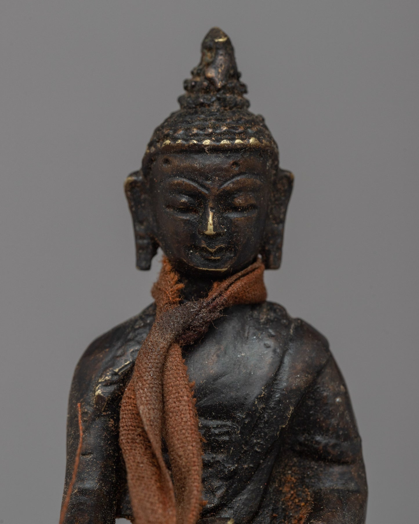 Buddha Shakyamuni Sculpture | Serene Art for Spiritual Reflection