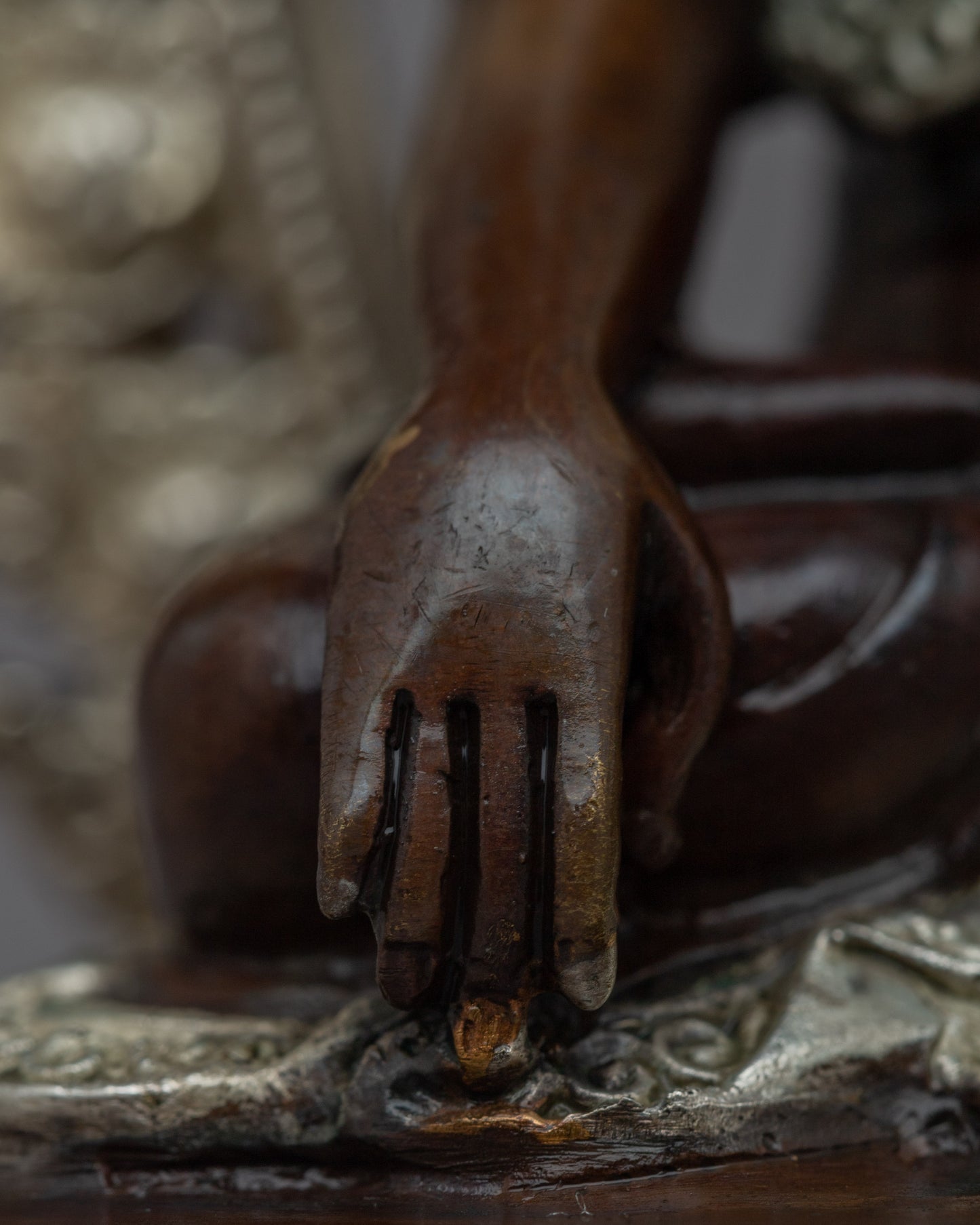 Machine-Made Shakyamuni Buddha Home Sculpture | Traditional Buddhist Art