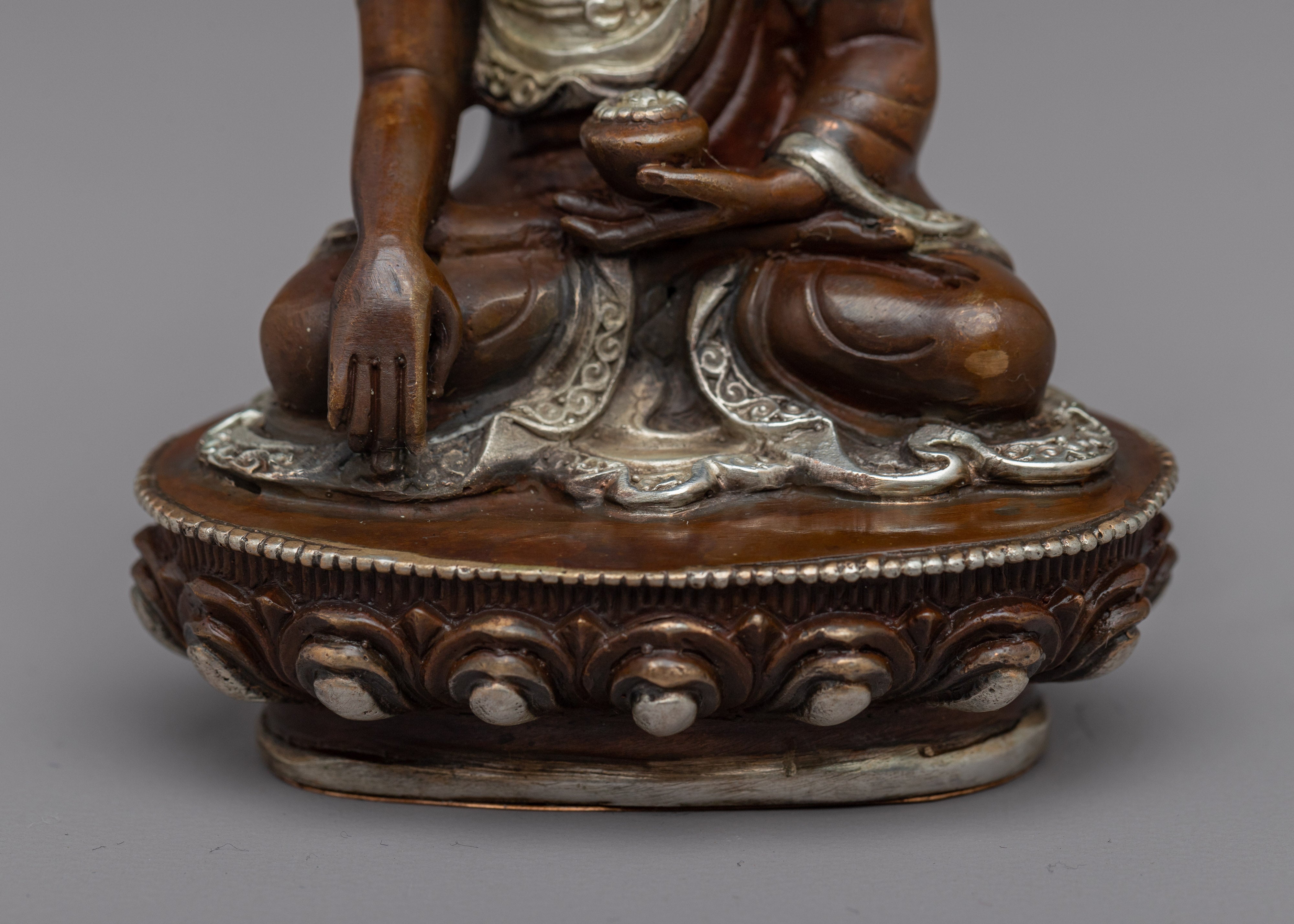 Portable Shakyamuni Buddha Copper Statue | Machine Made Figurine