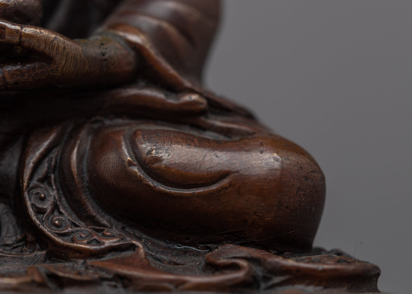 Shakyamuni Buddha Statue Decor | Perfect Addition to Your Zen Collection for a Peaceful Ambiance