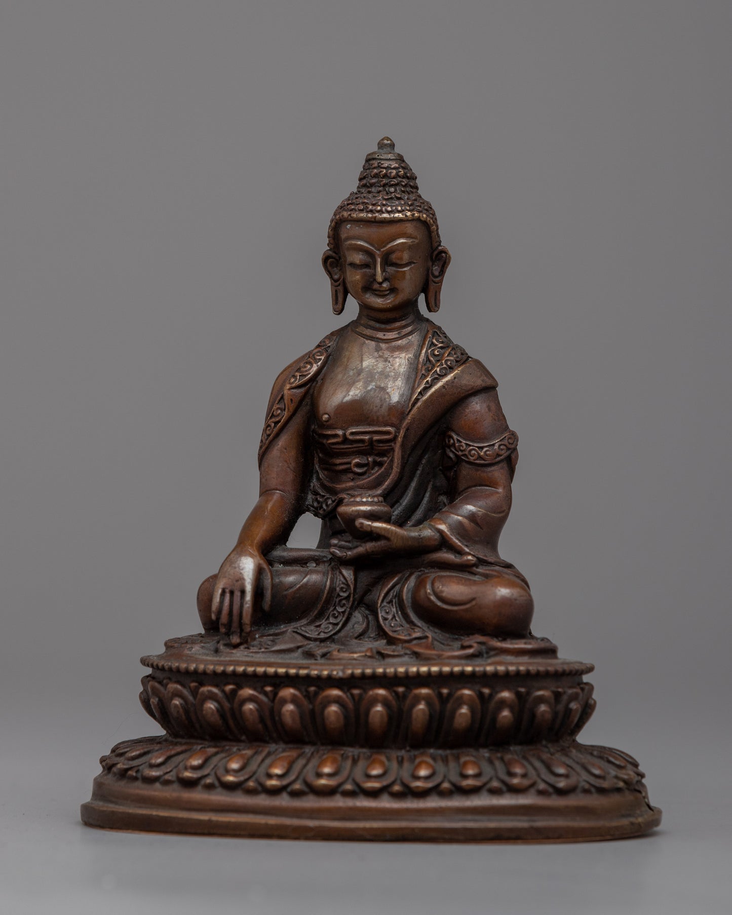 Shakyamuni Buddha Statue Decor | Perfect Addition to Your Zen Collection for a Peaceful Ambiance