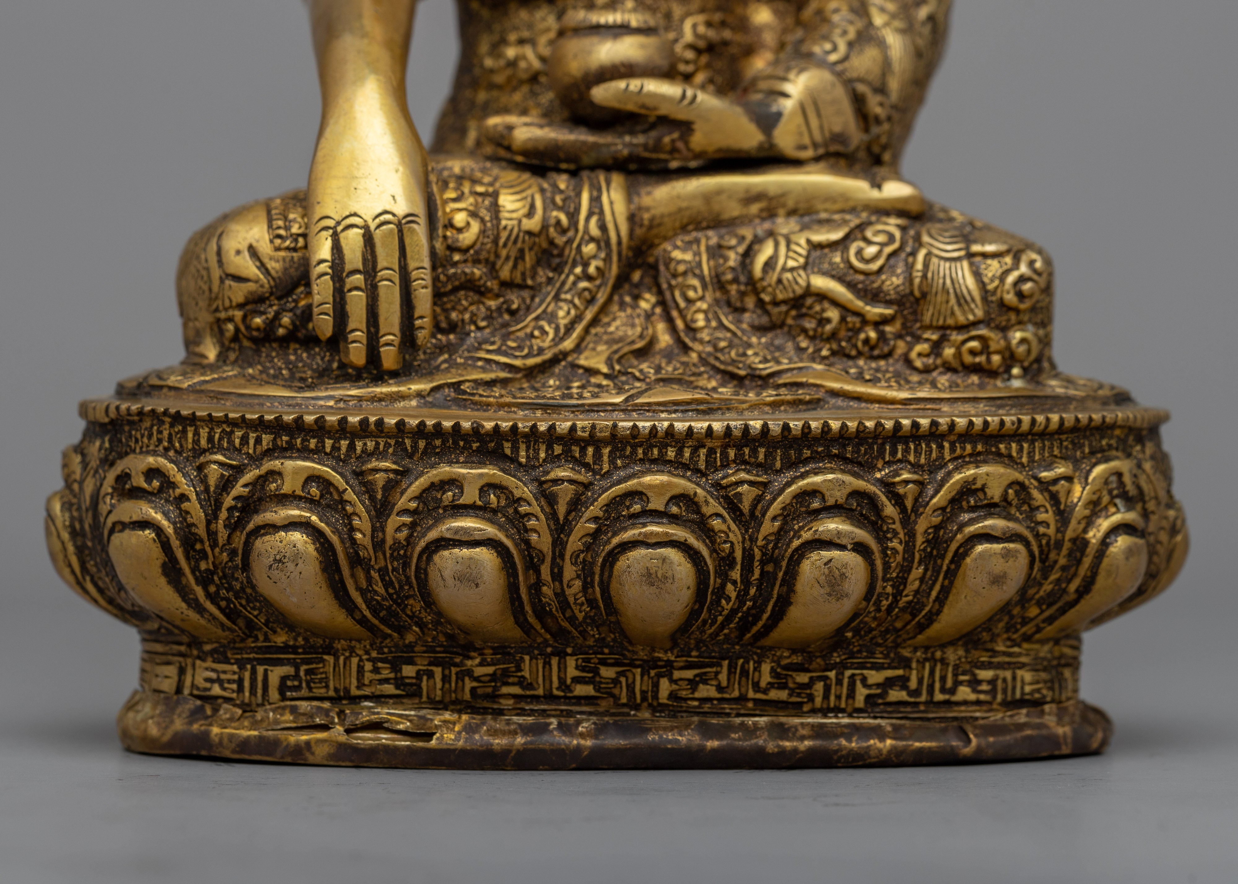 Shakyamuni Buddha Prayer Statue| Magnificent Brass Statues