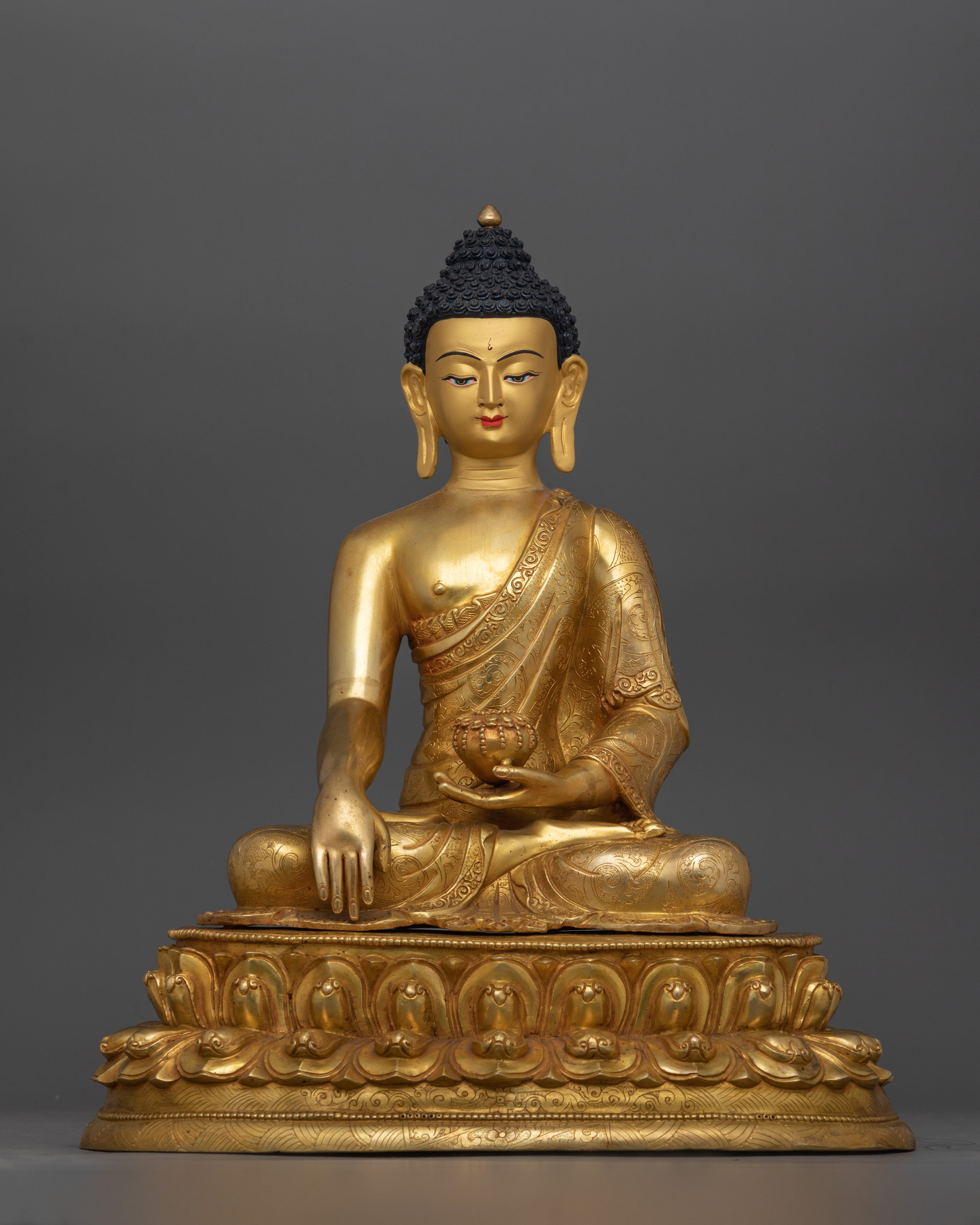 traditional-statue-of-shakyamuni-buddha