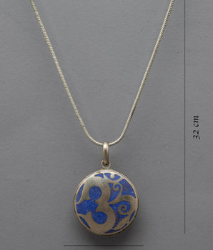 Handcrafted Silver Locket - Timeless Keepsake Jewelry