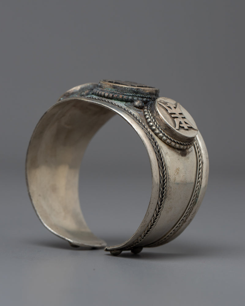 Bracelet Silver Cuff Bracelet | Elegant Handcrafted Jewelry Piece