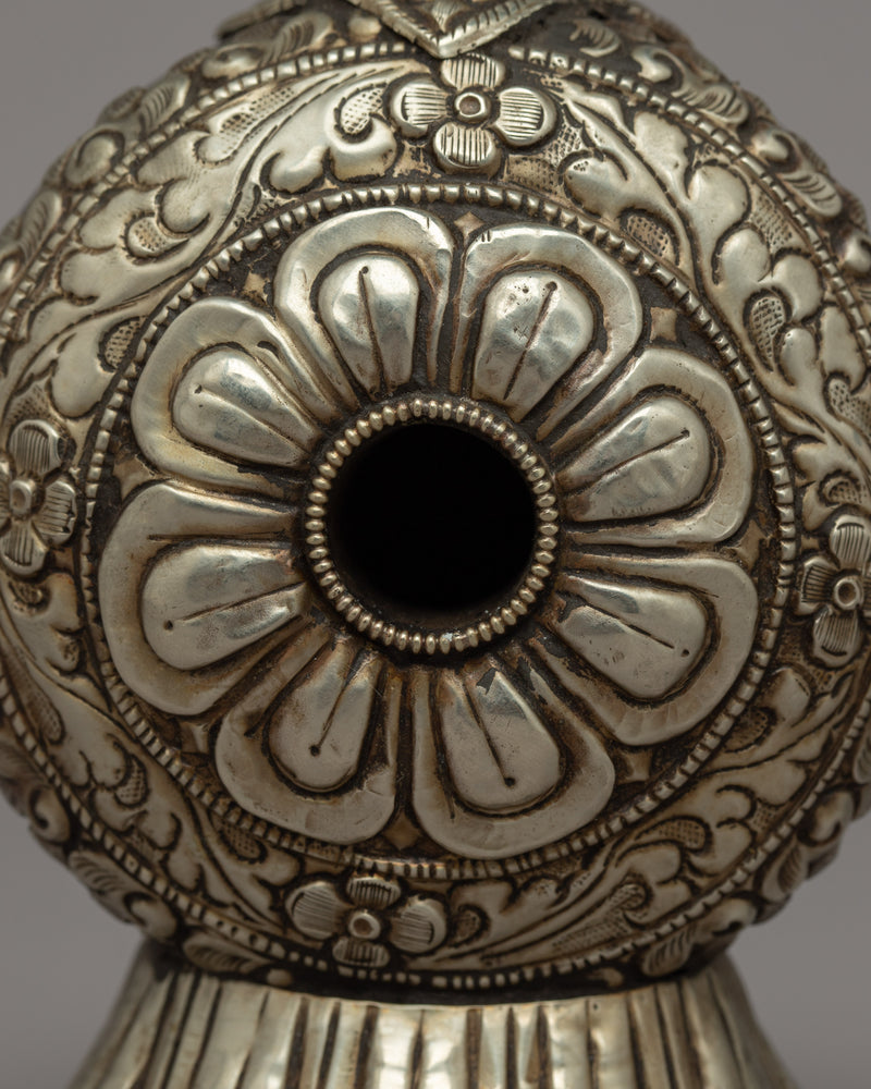 Tibetan Snuffer Bottle | Intricate Handcrafted Decorative Container