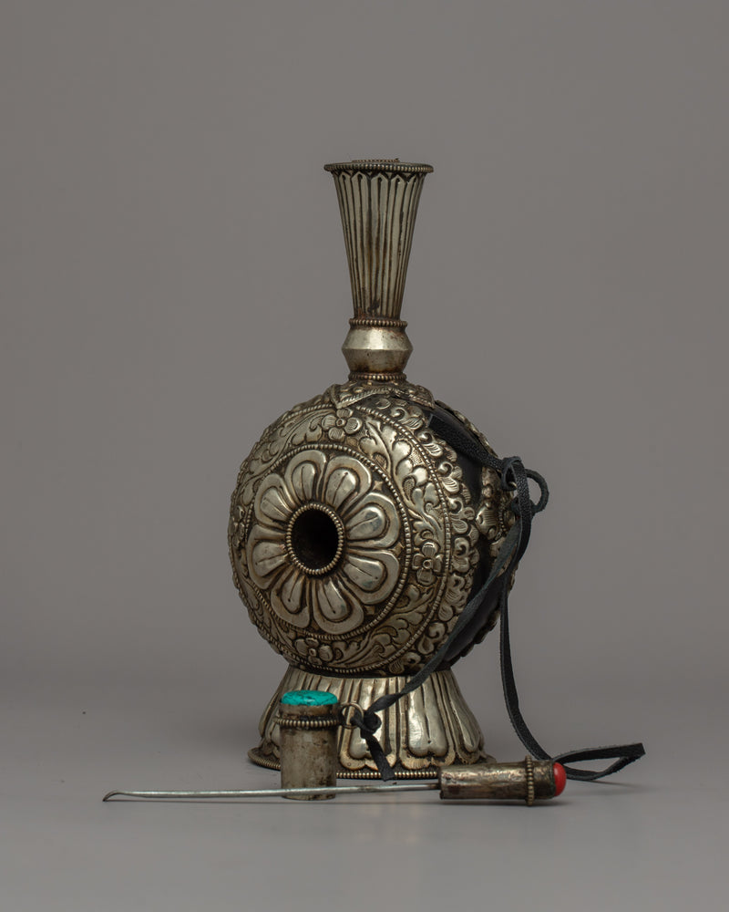 Tibetan Snuffer Bottle | Intricate Handcrafted Decorative Container