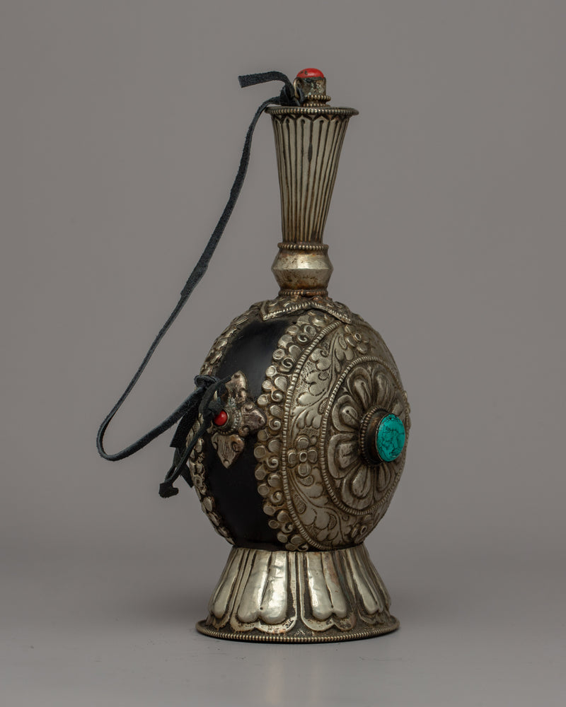 Tibetan Snuffer Bottle | Intricate Handcrafted Decorative Container