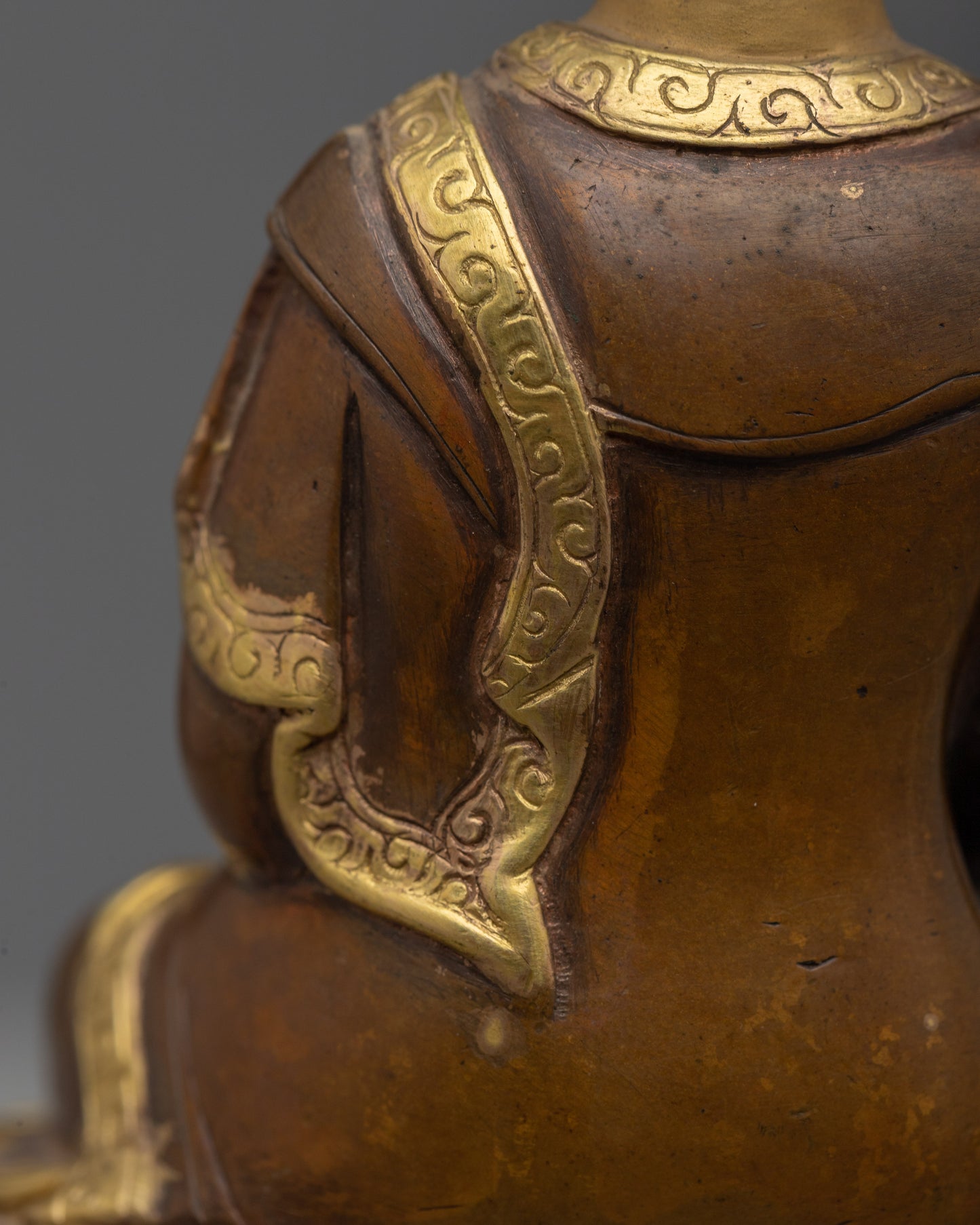 Gold Amitabha Buddha Statue | Statue Inspiring Serene Contemplation